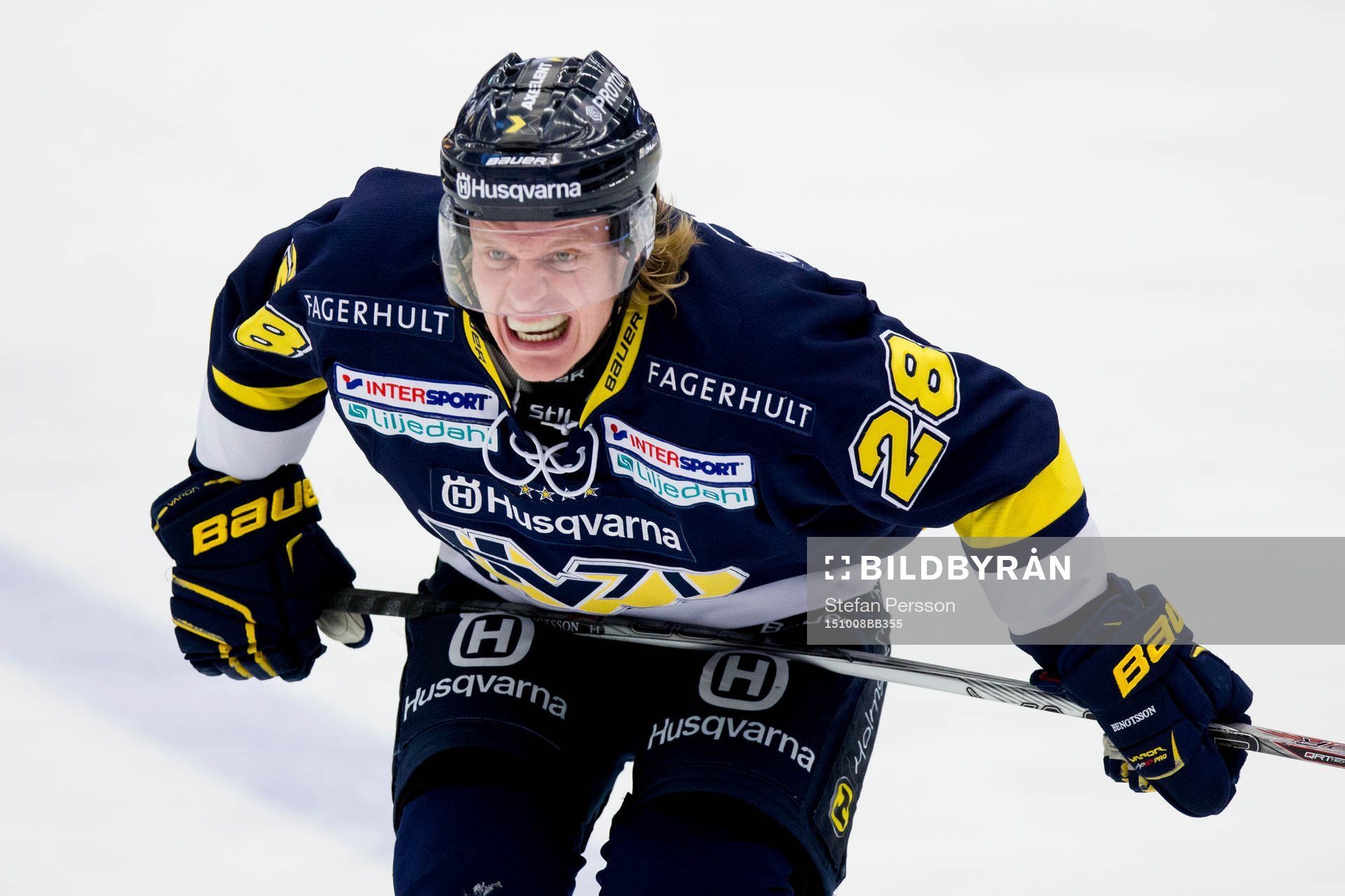 s Anton Bengtsson grimaserar illa