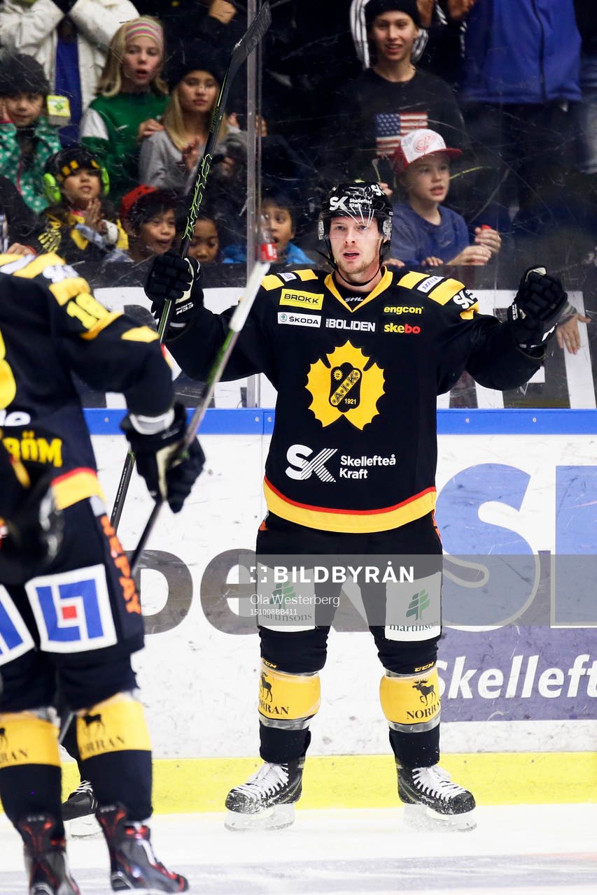 Skellefteås Martin Lundberg jublar