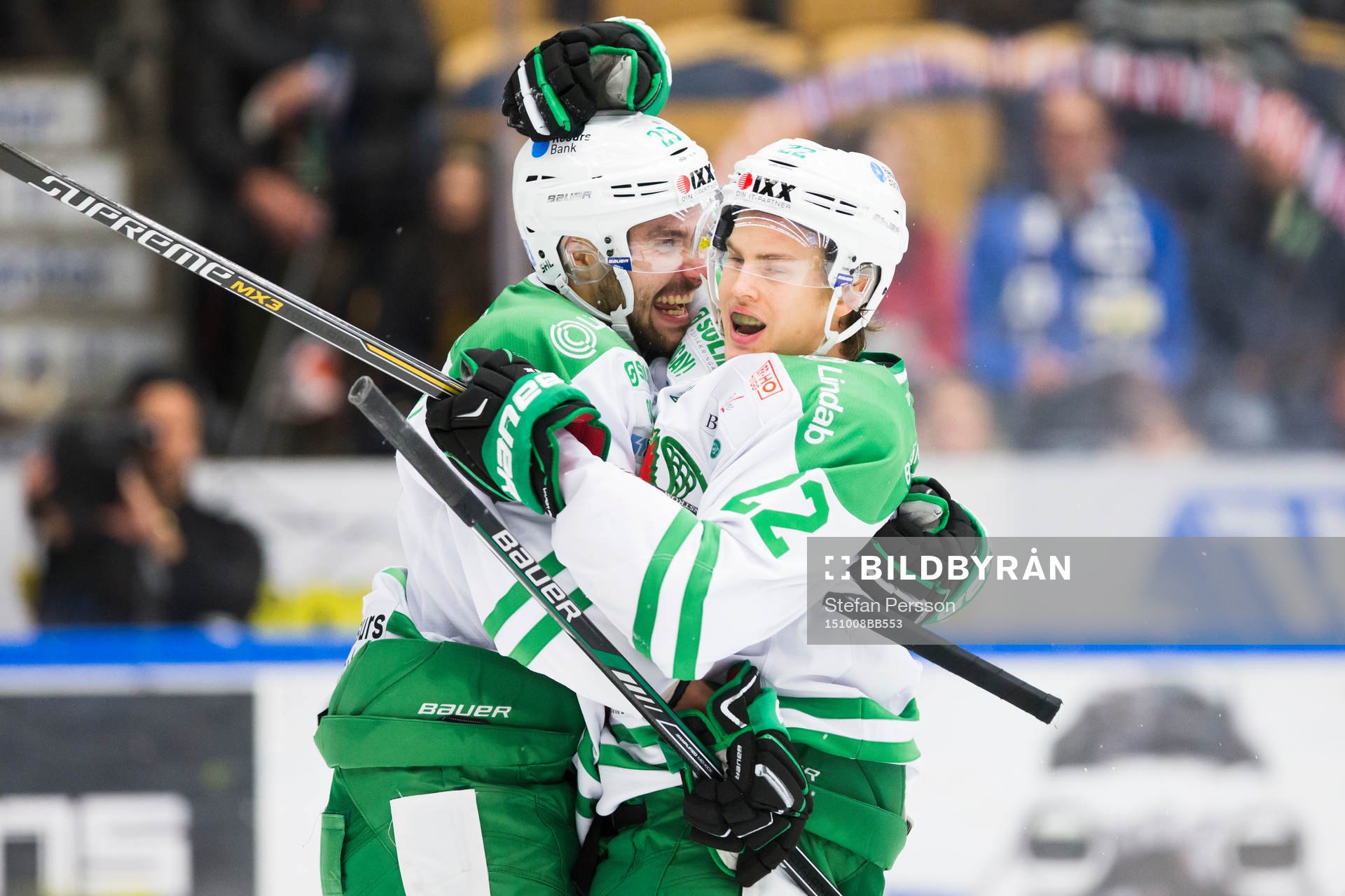 Rögles Ludvig Rensfeldt och Sebastian Wännström jublar