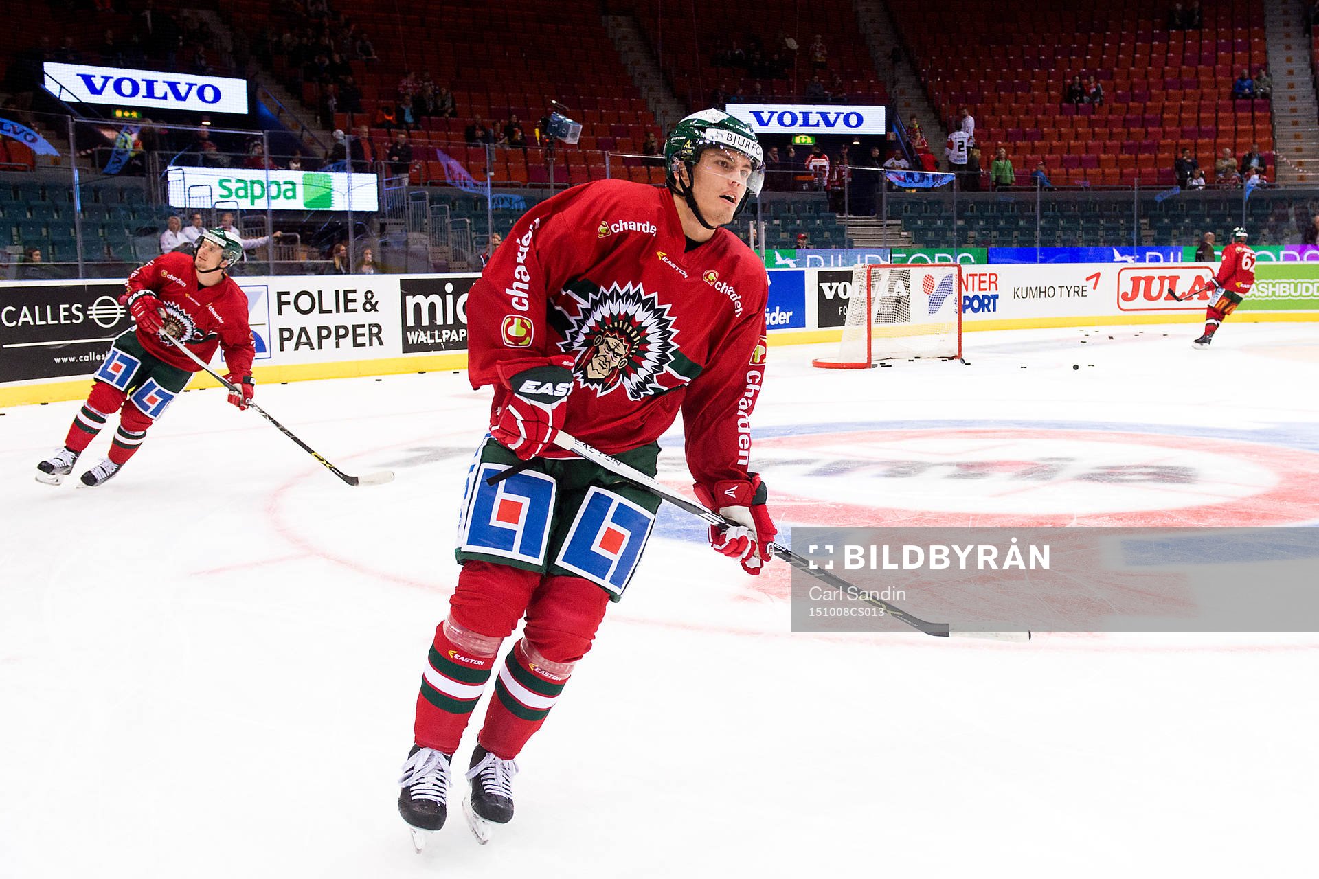 Frölundas Andreas Johnson värmer upp innan