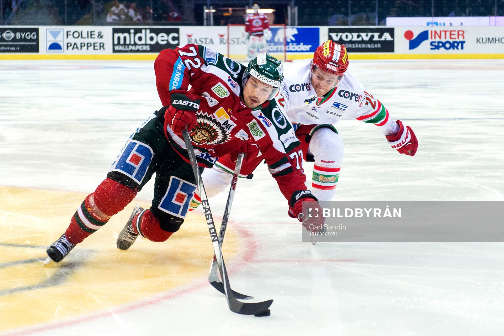 Frölundas Patrik Carlsson jagas av Modos Albin Carlsson
