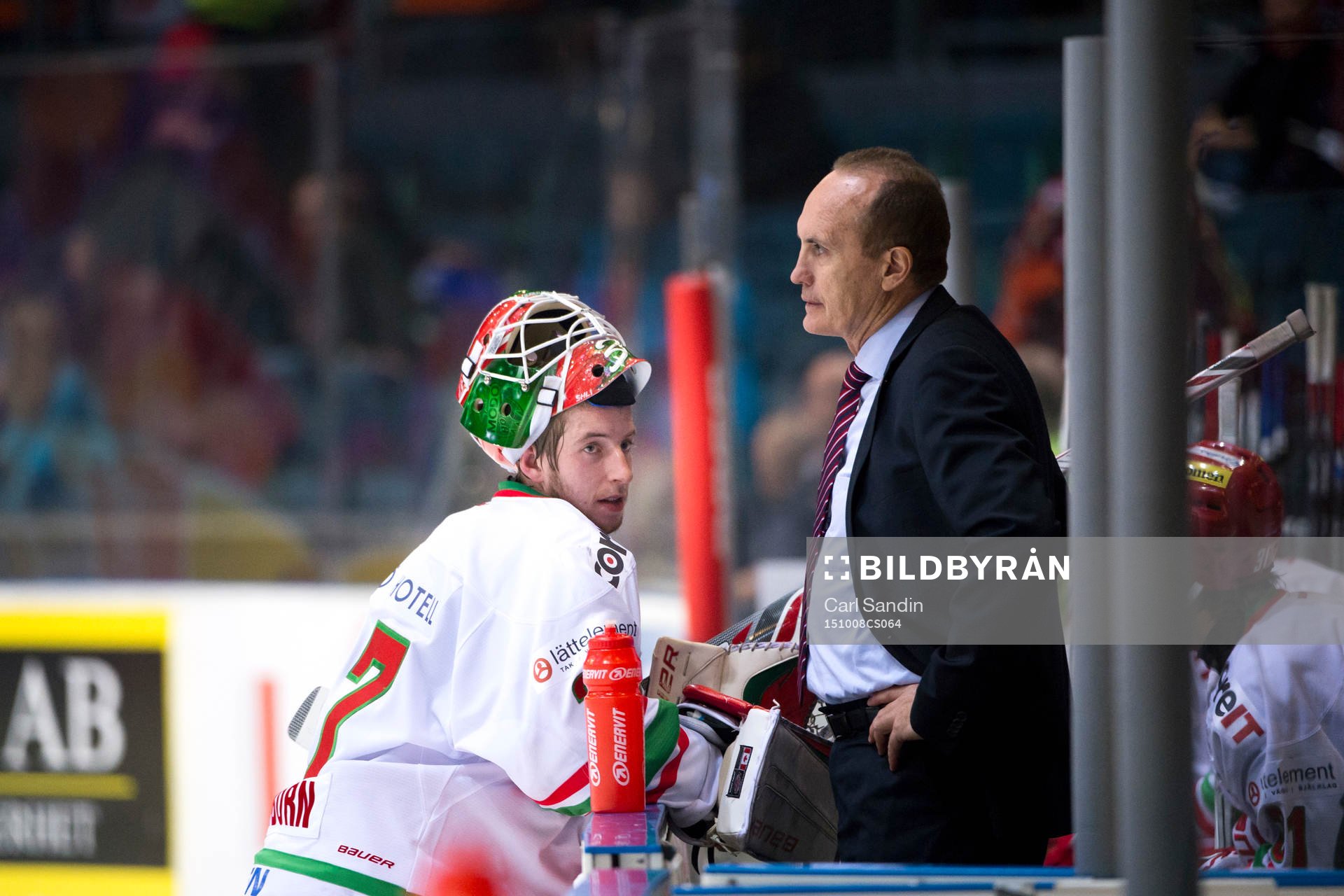 Modos målvakt Adam Reideborn och tränare Larry Huras