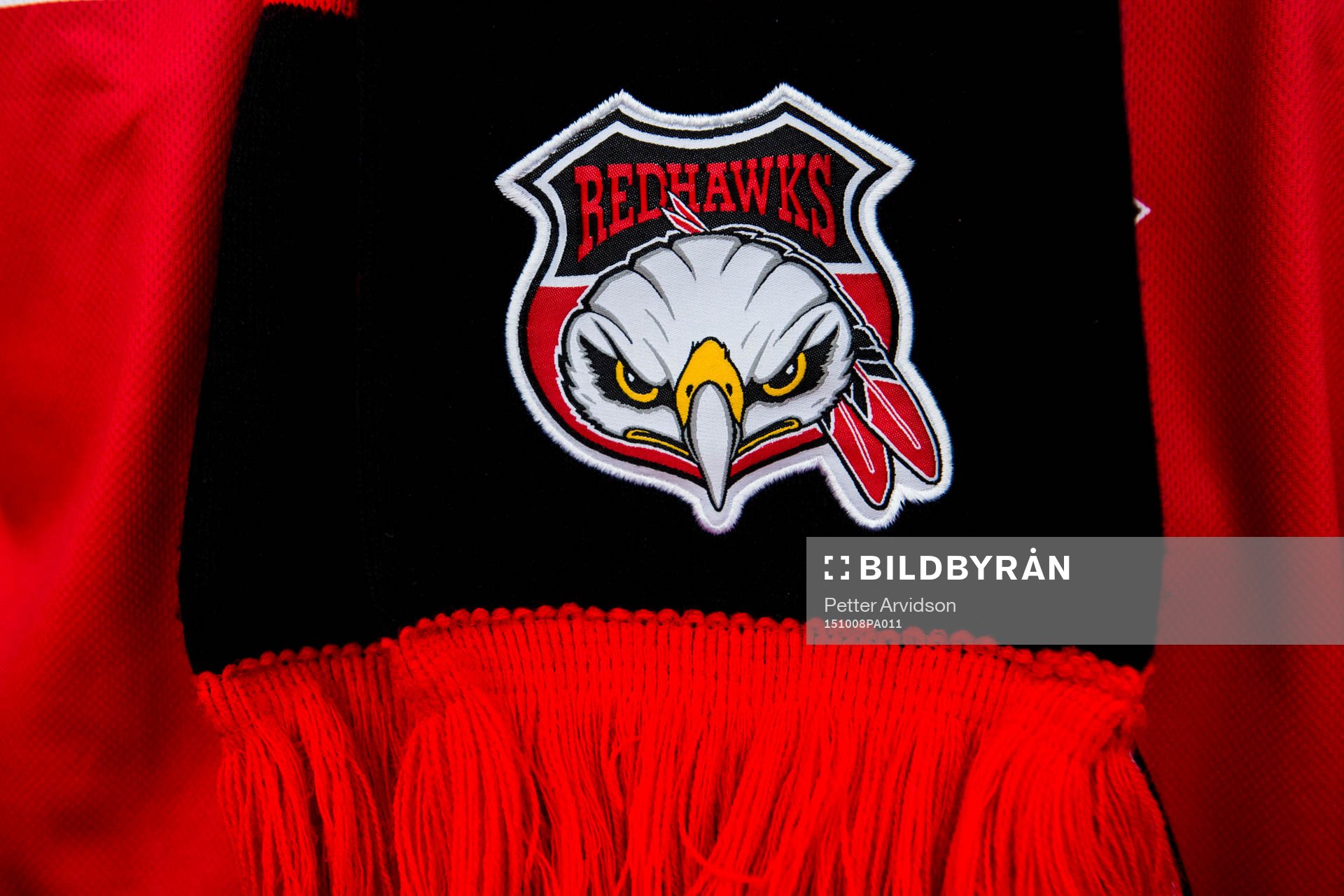 Malmö Redhawks emblem på en halsduk