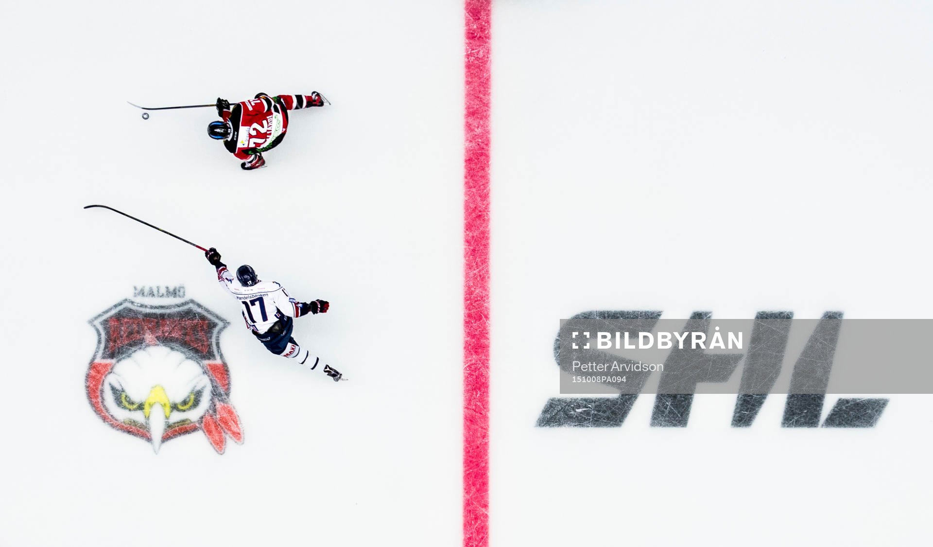 Malmö Redhawks TJ Galiardi tar sig förbi Linköpings