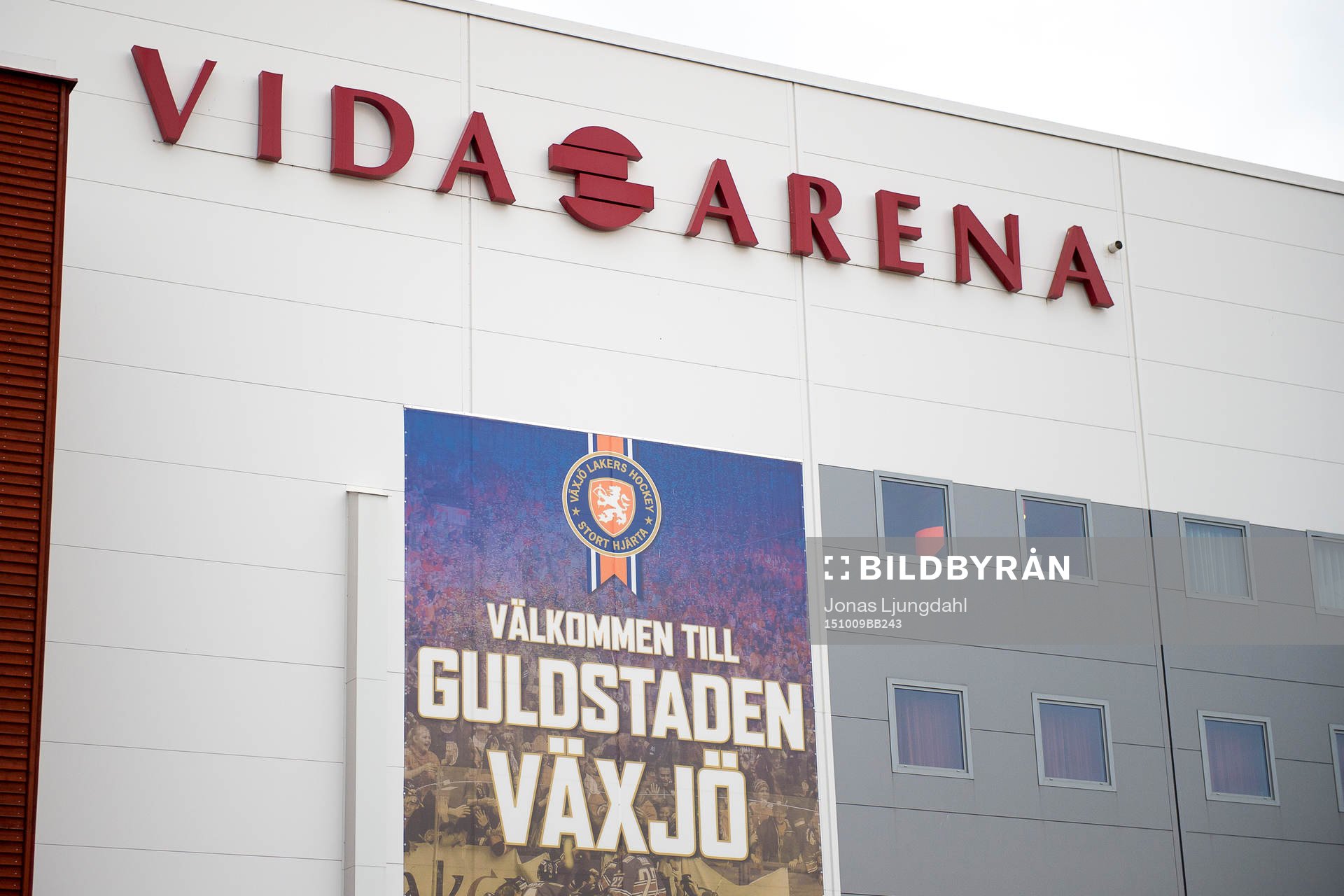 Vida arena exteriör med fasadvepa