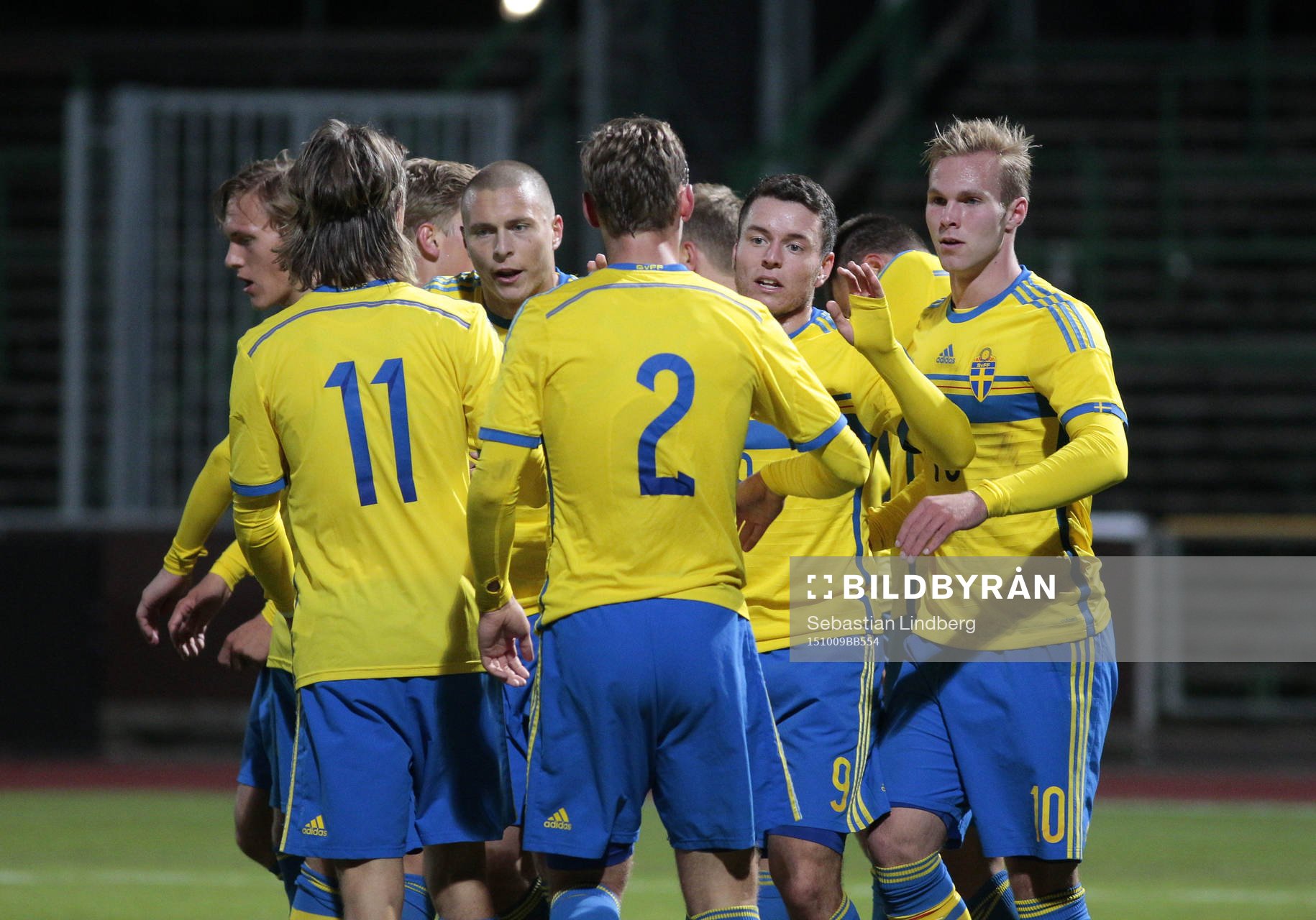 Sveriges Gustav Engvall (th)