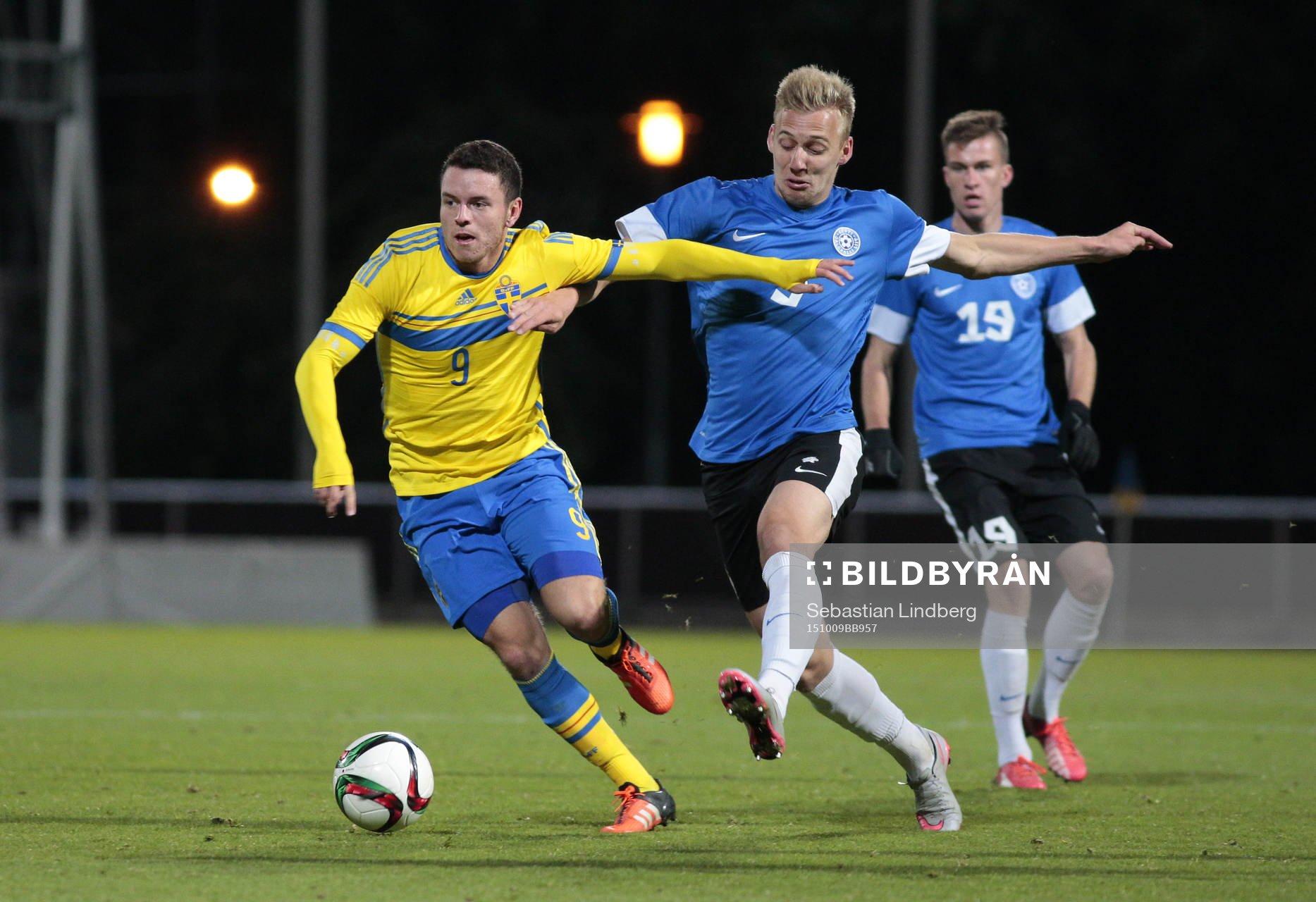 Sveriges Kerim Mrabti, Estlands Magnus Karofeld