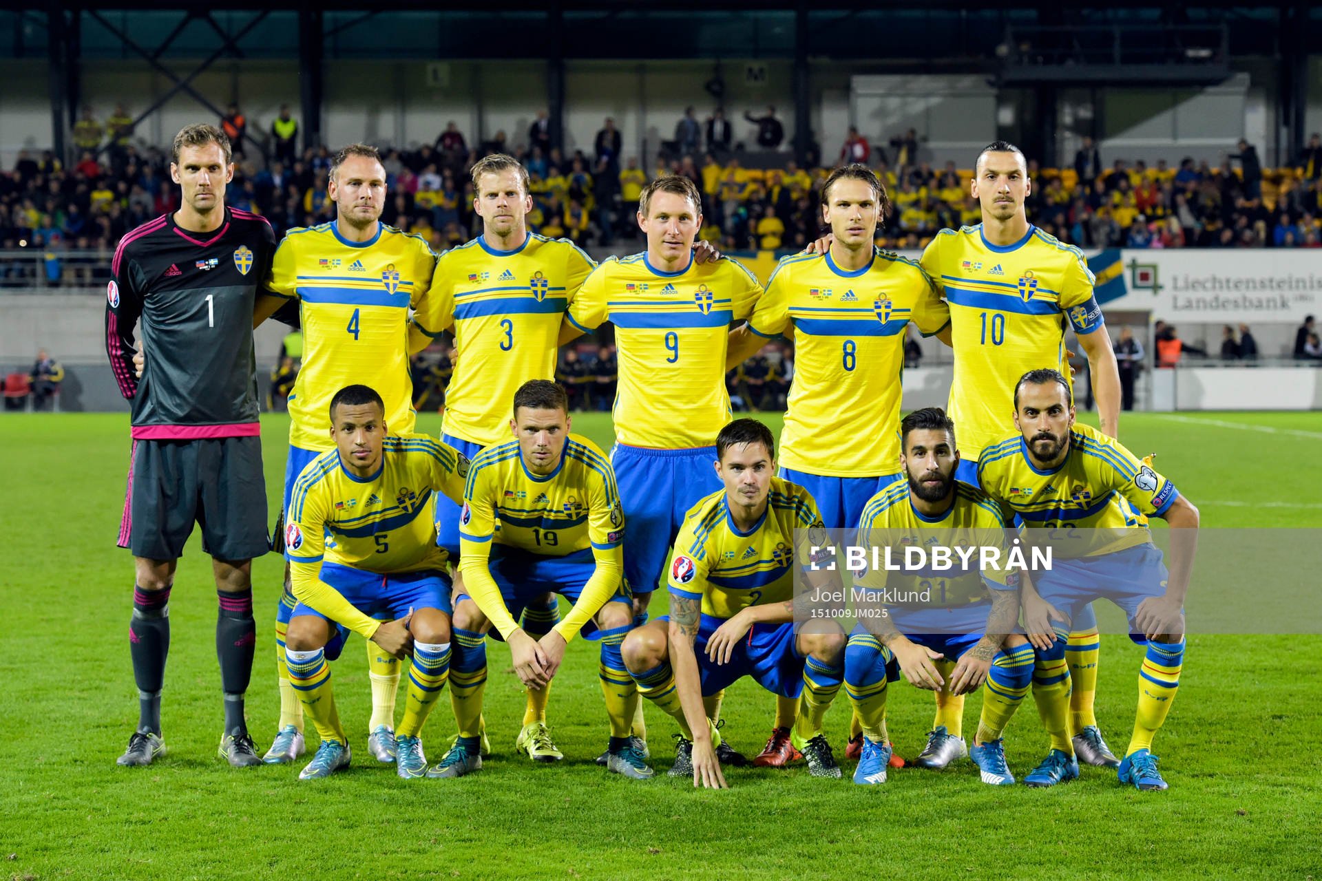 Sveriges startelva. Övre raden fr v. målvakt Andreas