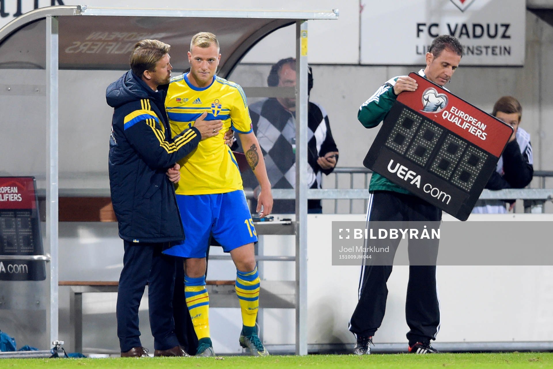 Sveriges players manager Marcus Allbäck ger några sista