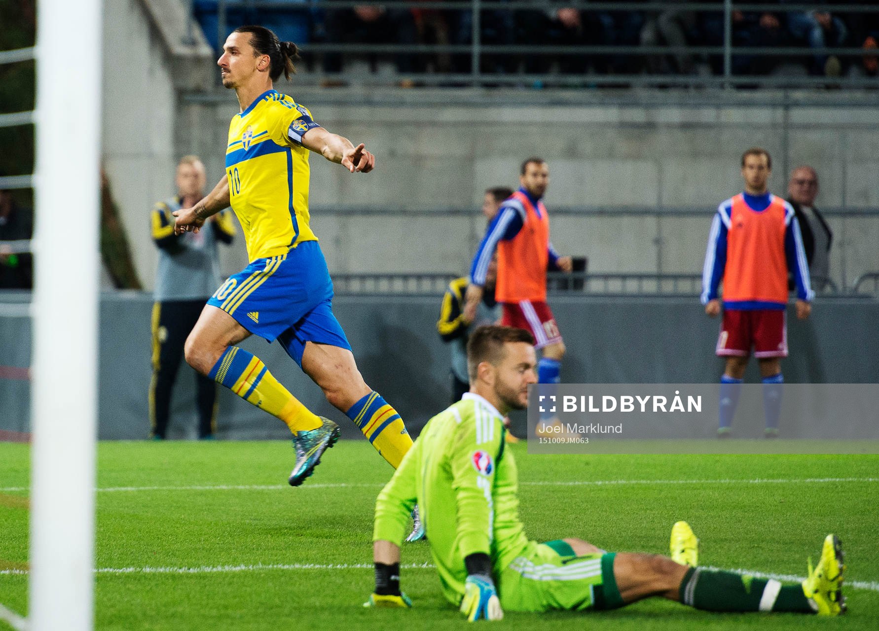 Sveriges Zlatan Ibrahimovic jublar