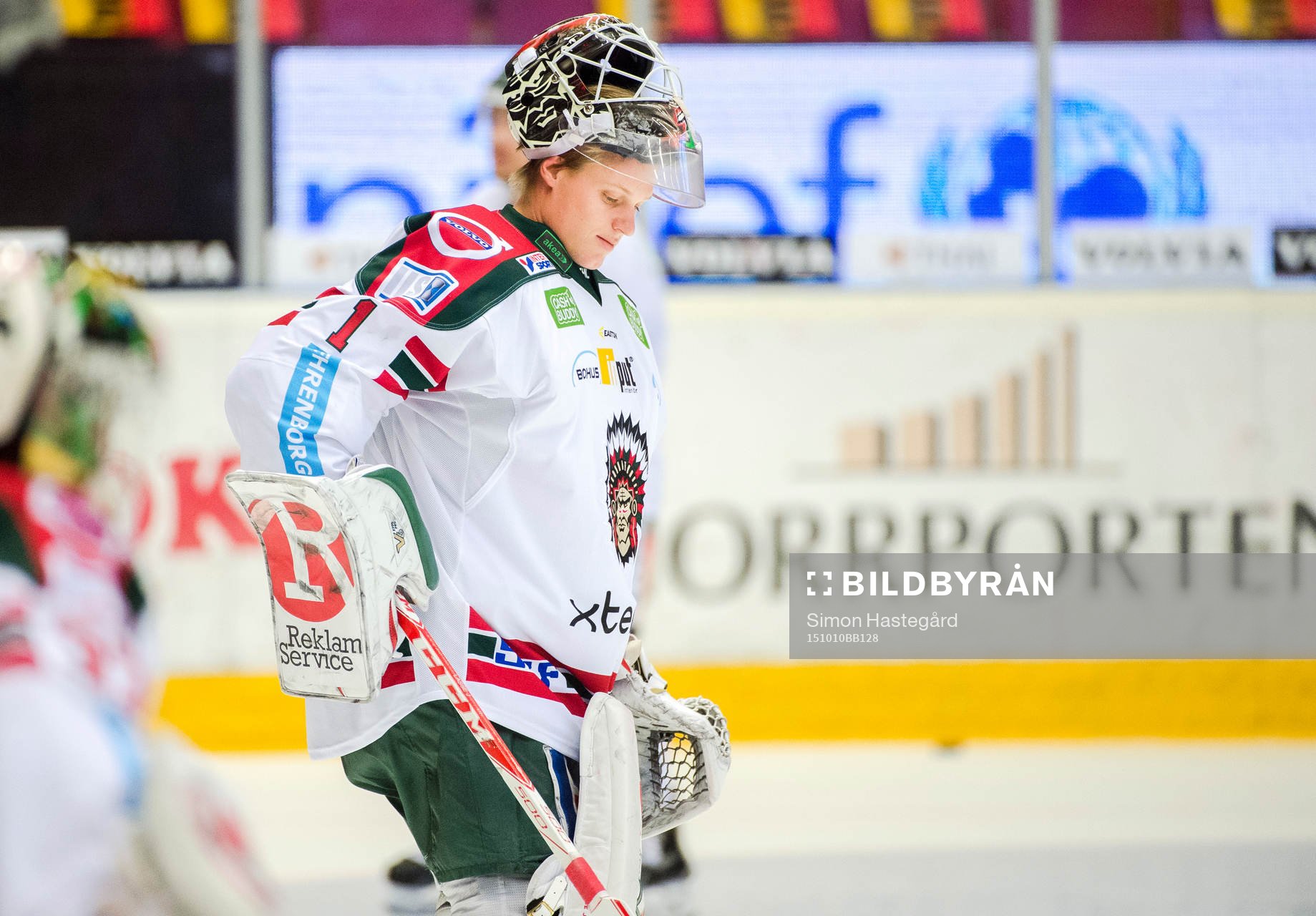 Frölundas målvakt Lars Johansson före ishockeymatchen i