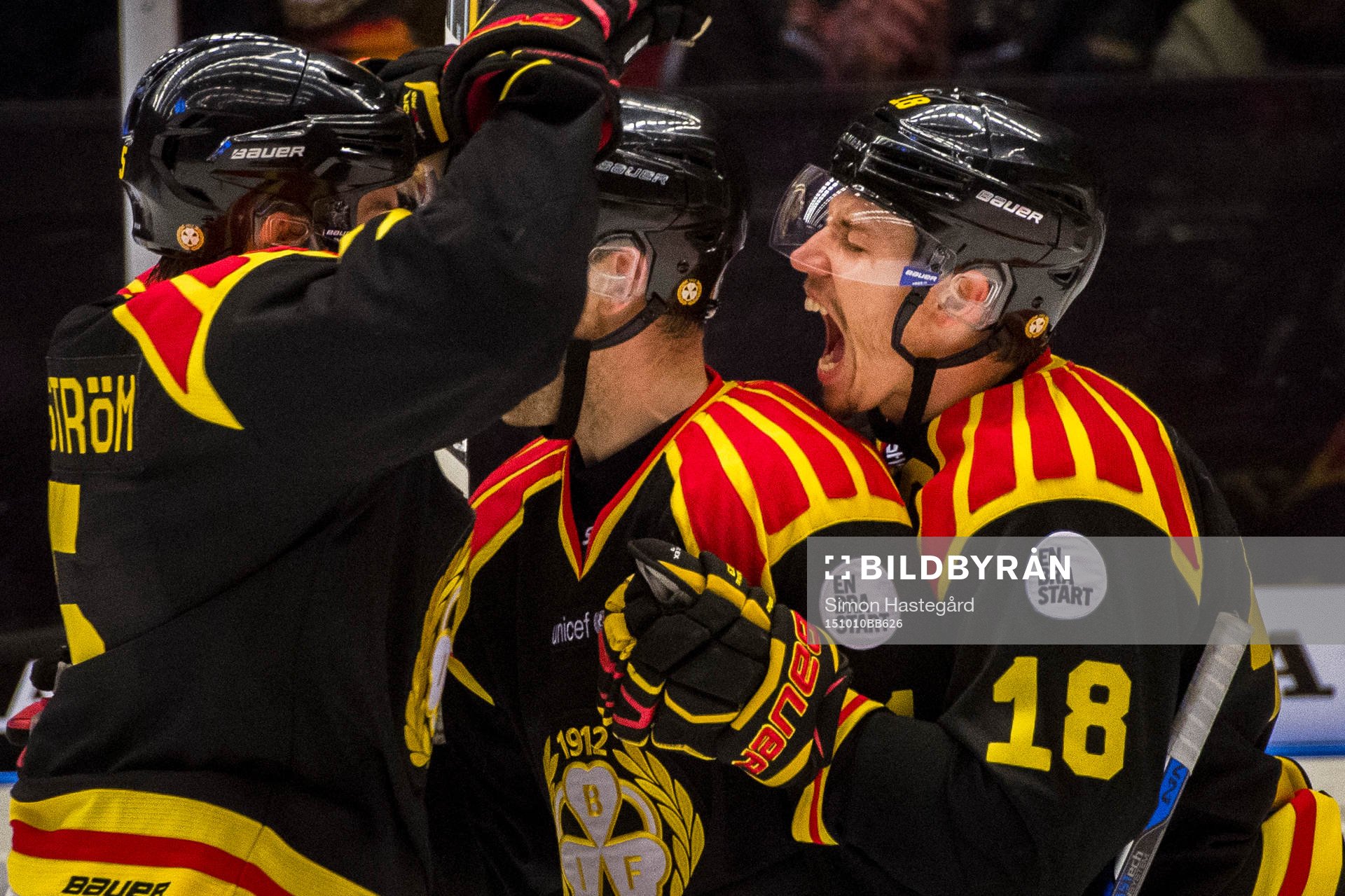 Brynäs Anton Rödin jublar