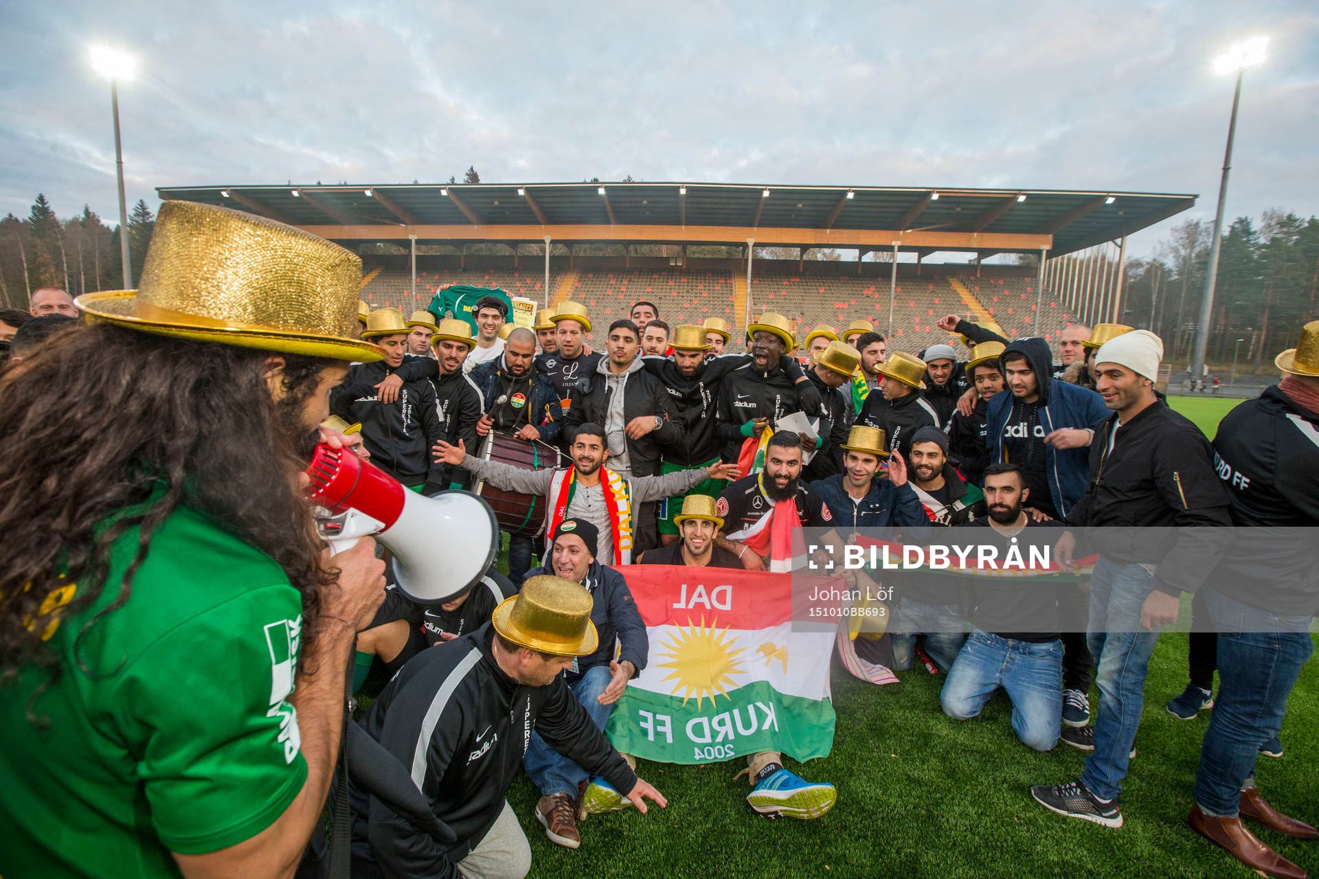 Lagfoto med Dalkurd och supportrar