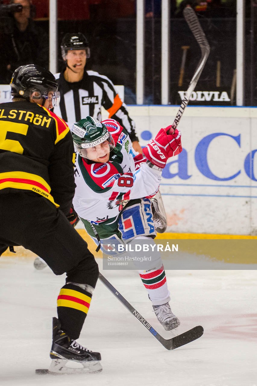 Frölundas Ryan Lasch provar skott