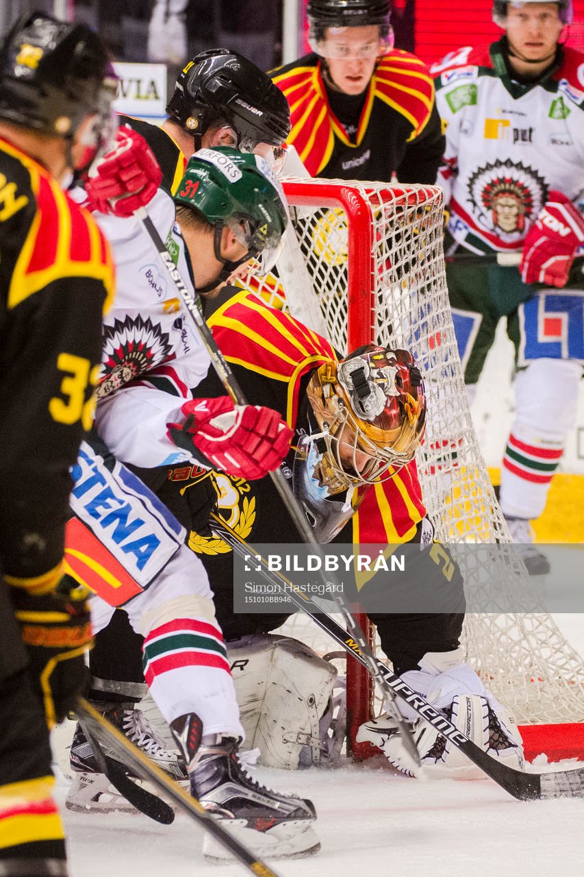 Brynäs målvakt Bernhard Starkbaum gör en räddning