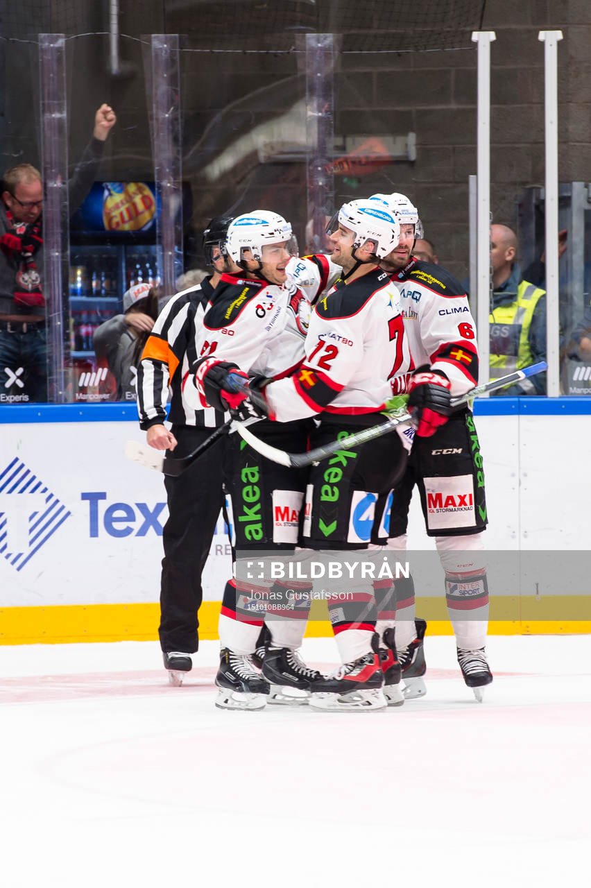 Malmö Redhawks Björn Svensson har gjort 7-3 och jublar