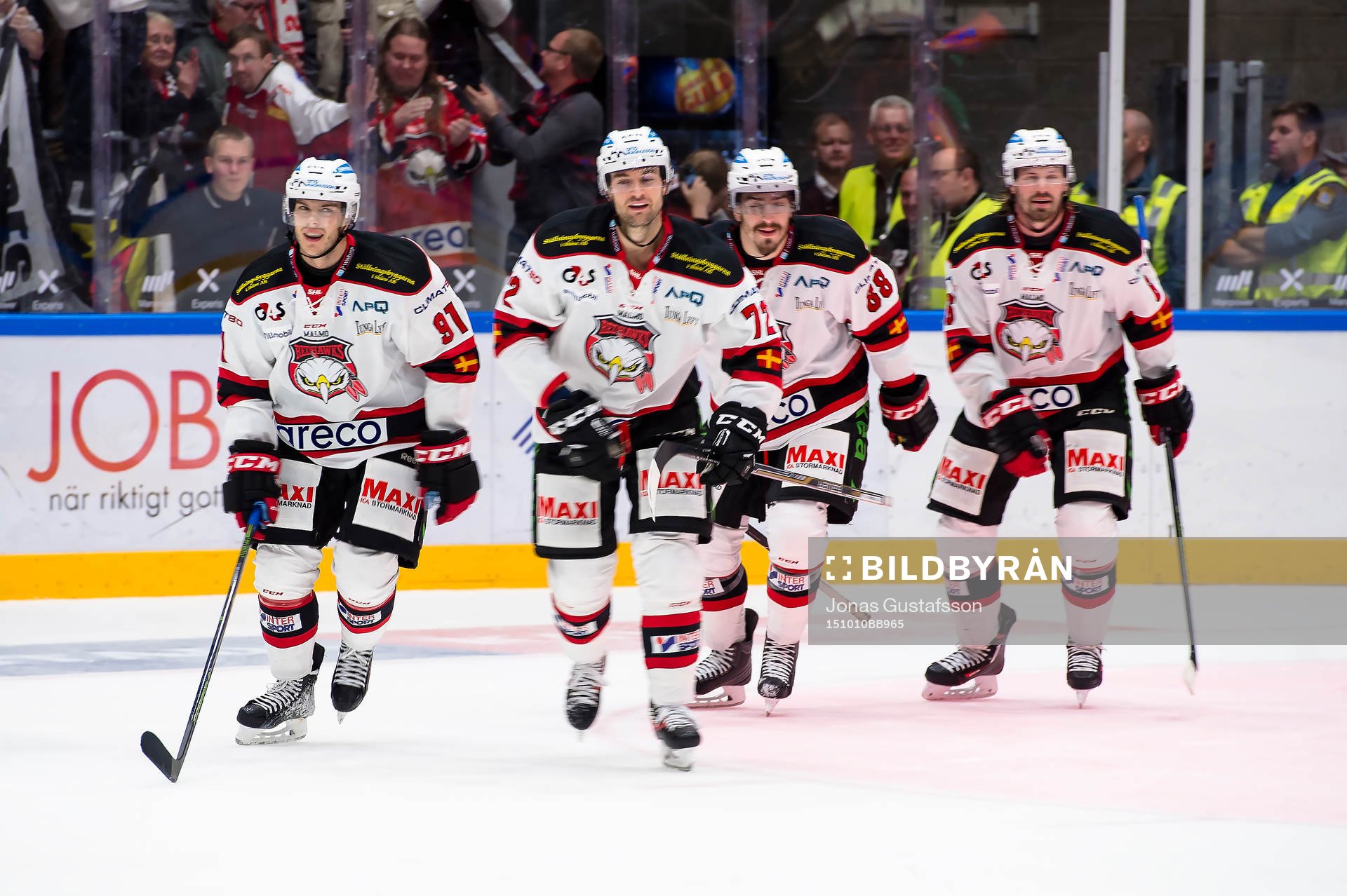 Malmö Redhawks Björn Svensson har gjort 7-3 och jublar