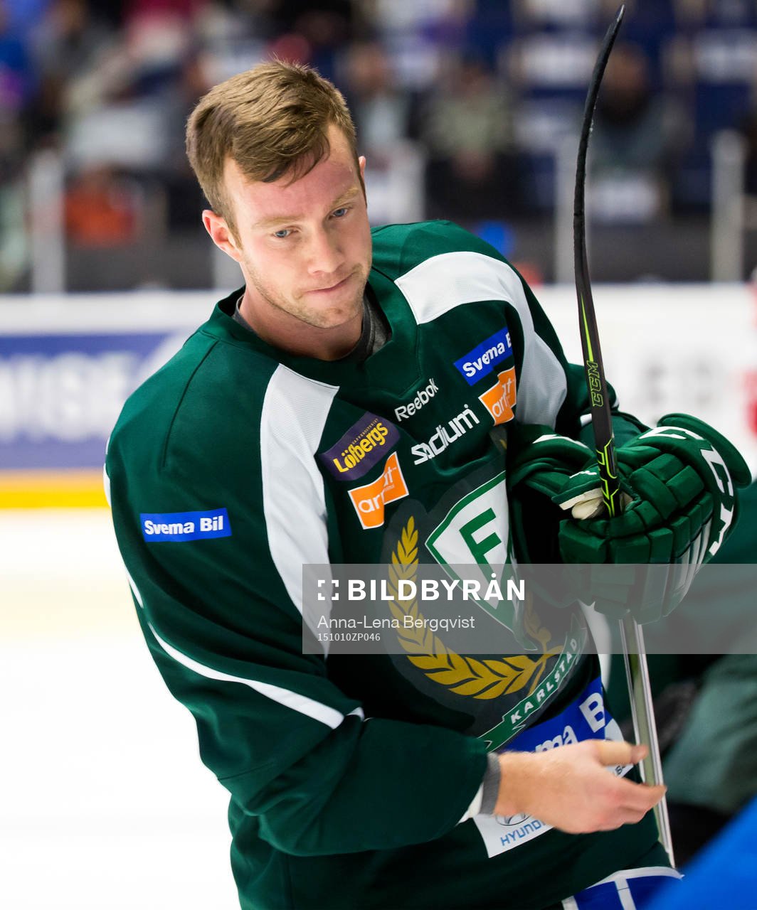 Färjestads Linus Persson utan hjälm