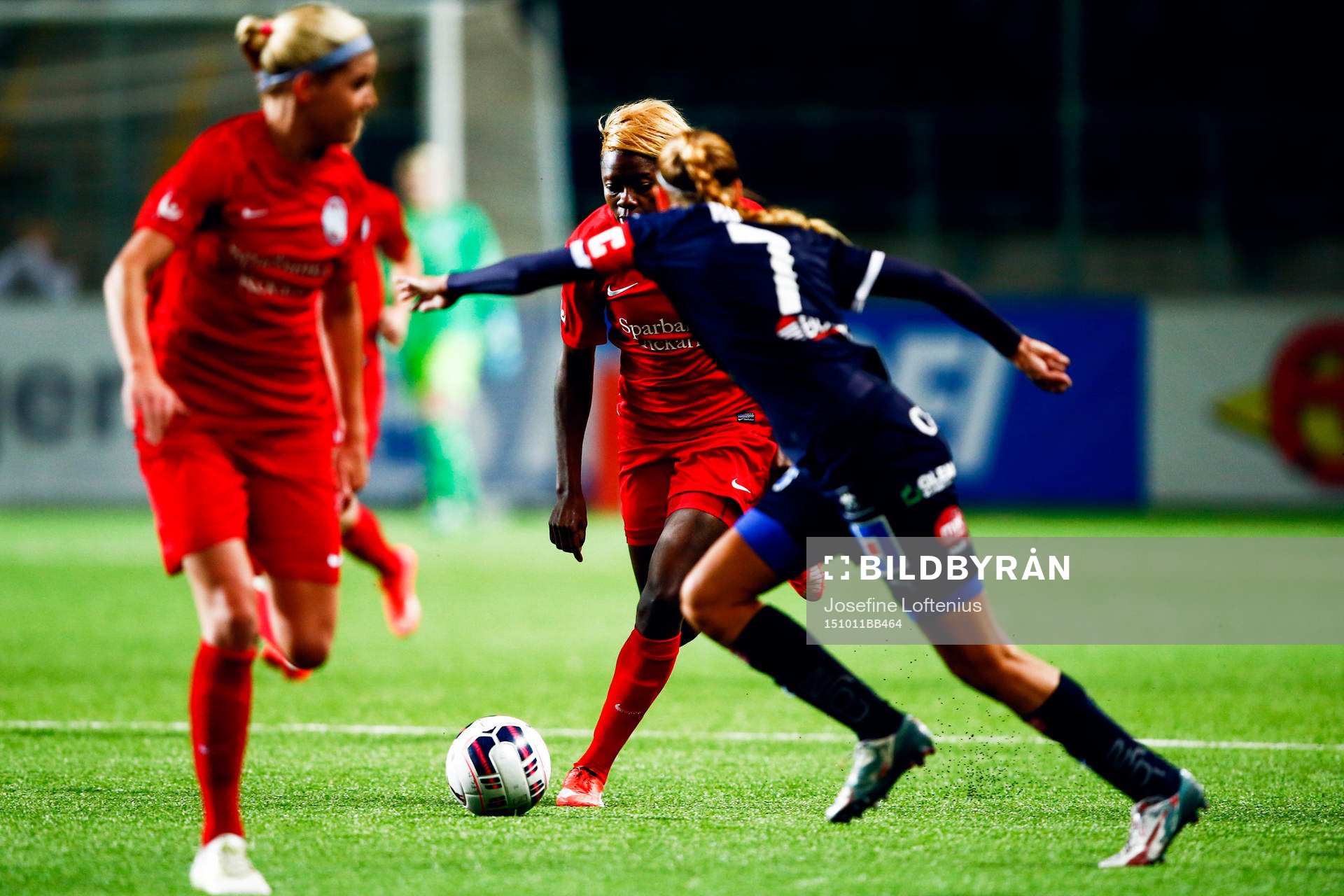 Eskilstunas Gaelle Enganamouit och Linköpings Charlotte