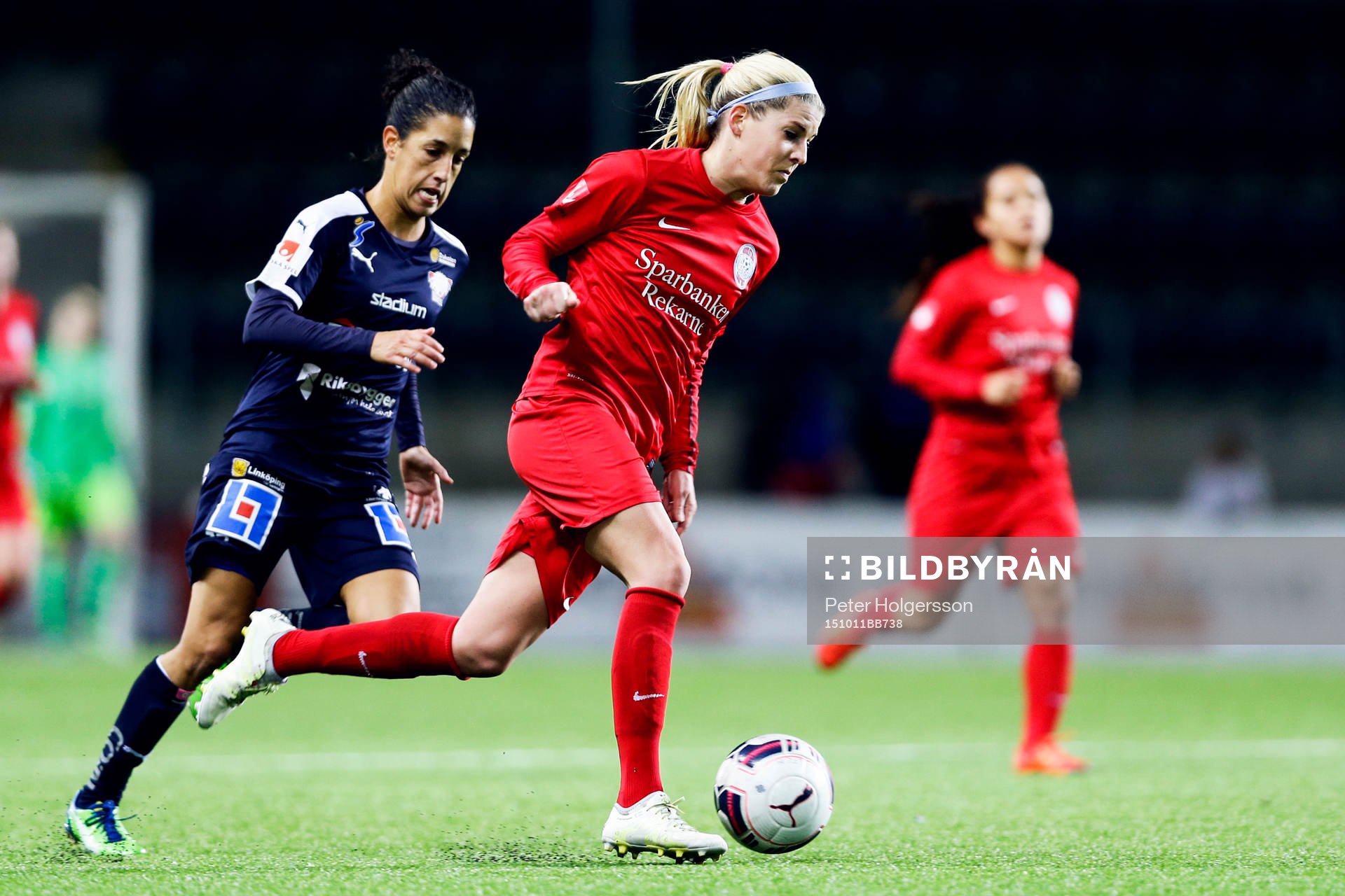 Eskilstunas Olivia Schough och Linköpings Claudia Neto