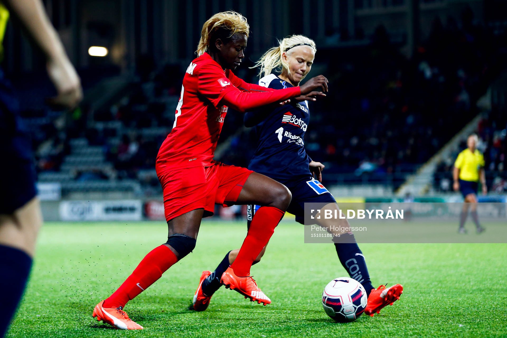 Eskilstunas Gaelle Enganamouit och Linköpings Pernille