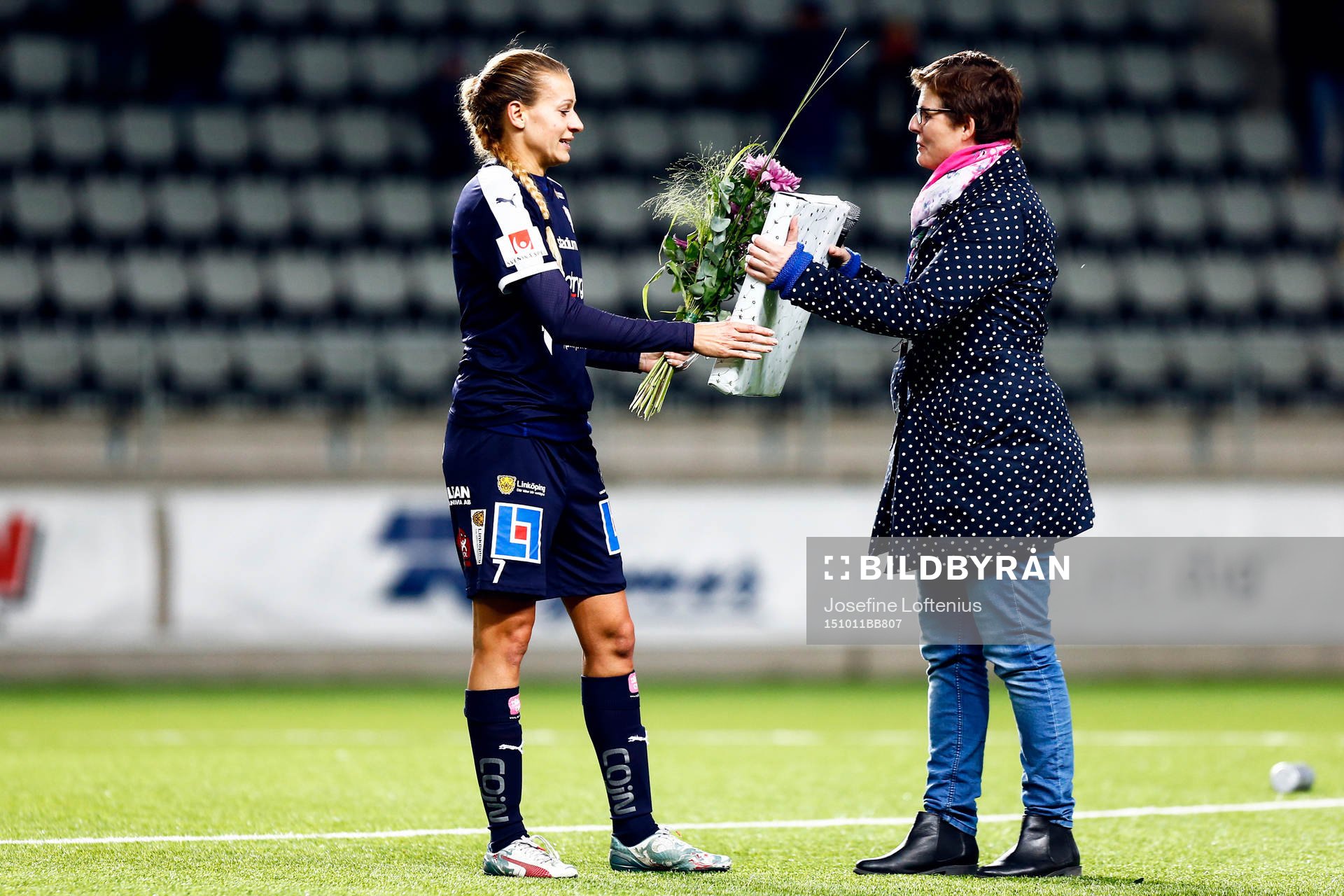 Linköpings Charlotte Rohlin tackas av
