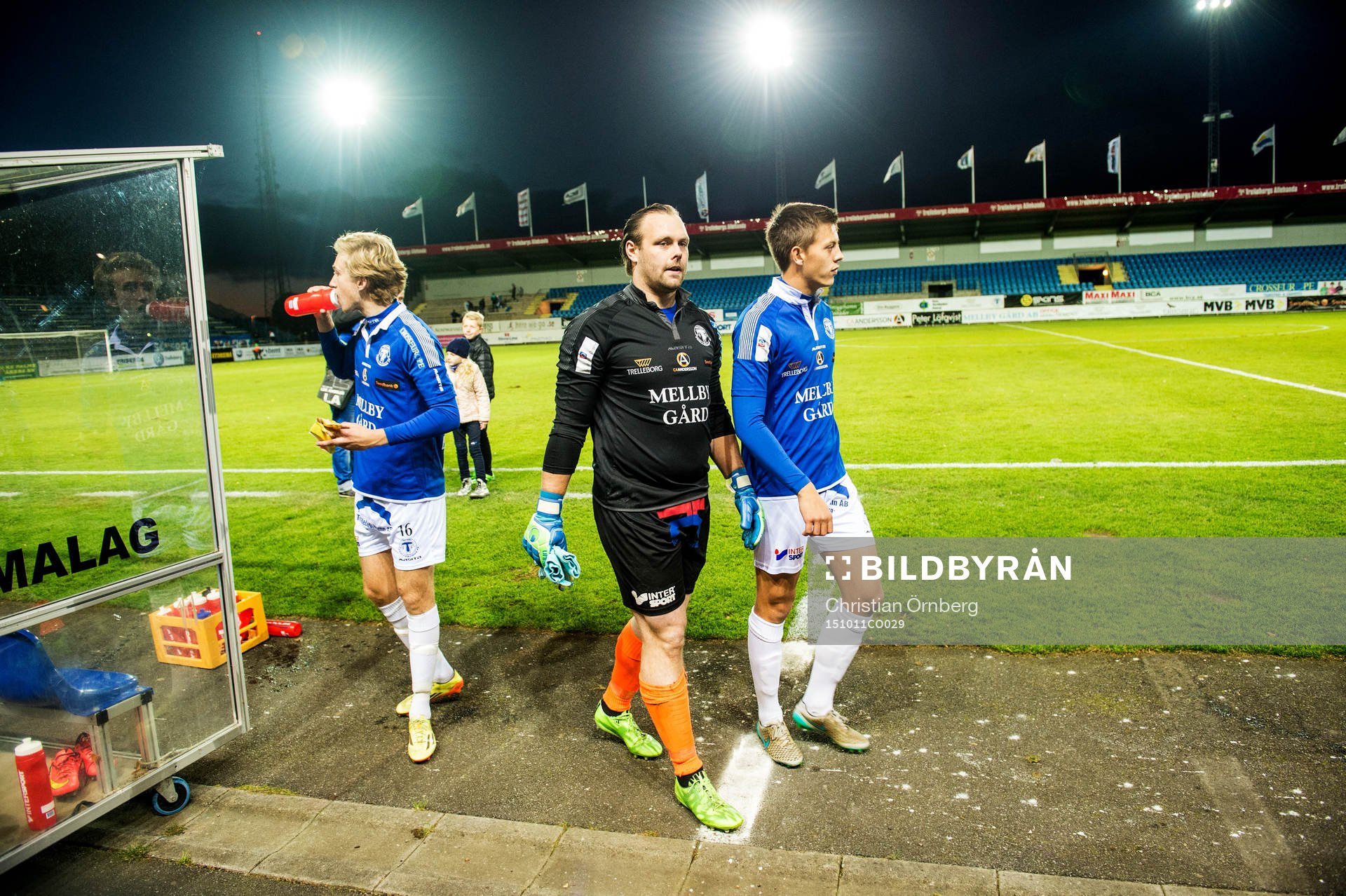Trelleborgs Linus Fridolf, målvakt Fredrik Persson och