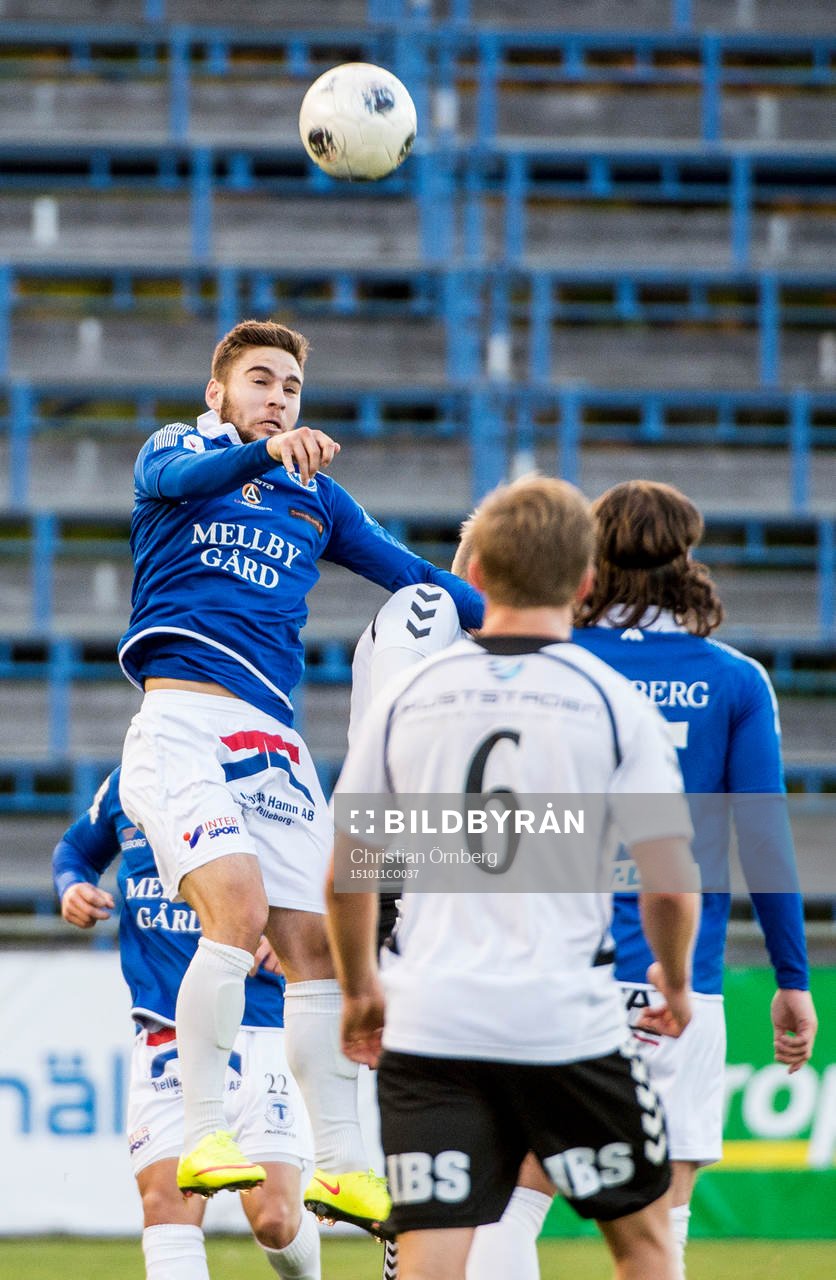 Trelleborgs Mirza Halvadzic i luftduell