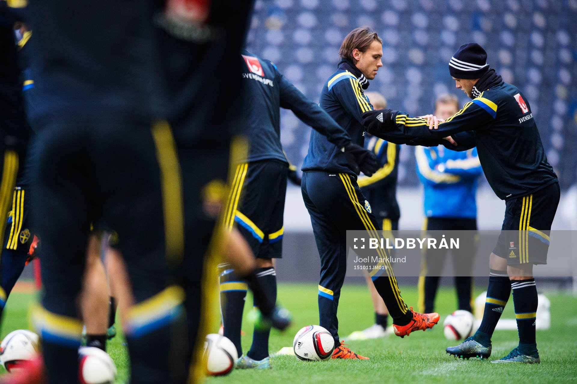 Albin Ekdal och John Guidetti värmer upp