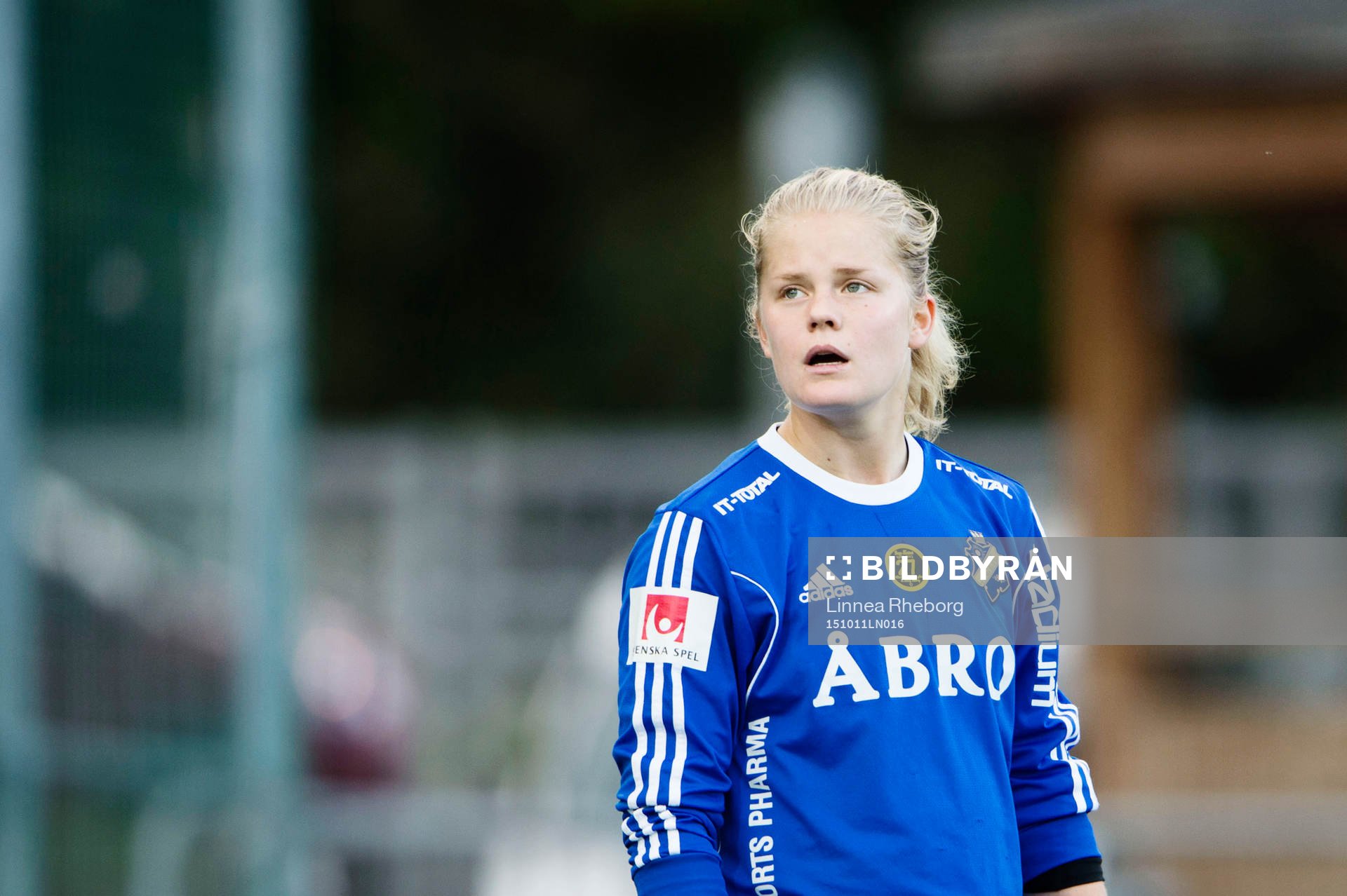 AIKs målvakt Britta Elsert Gynning ser deppig ut