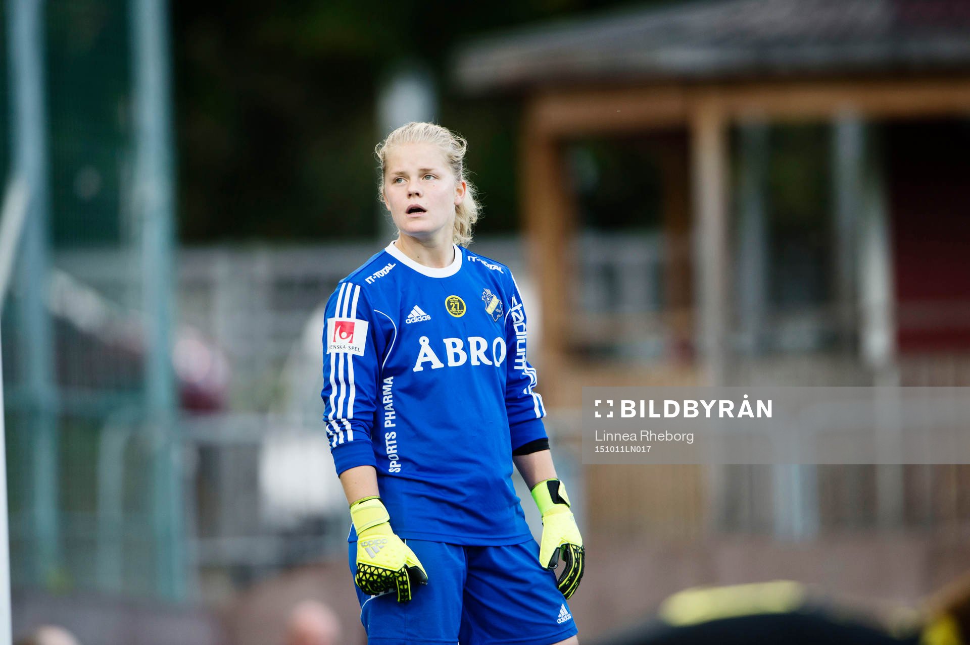 AIKs målvakt Britta Elsert Gynning ser deppig ut
