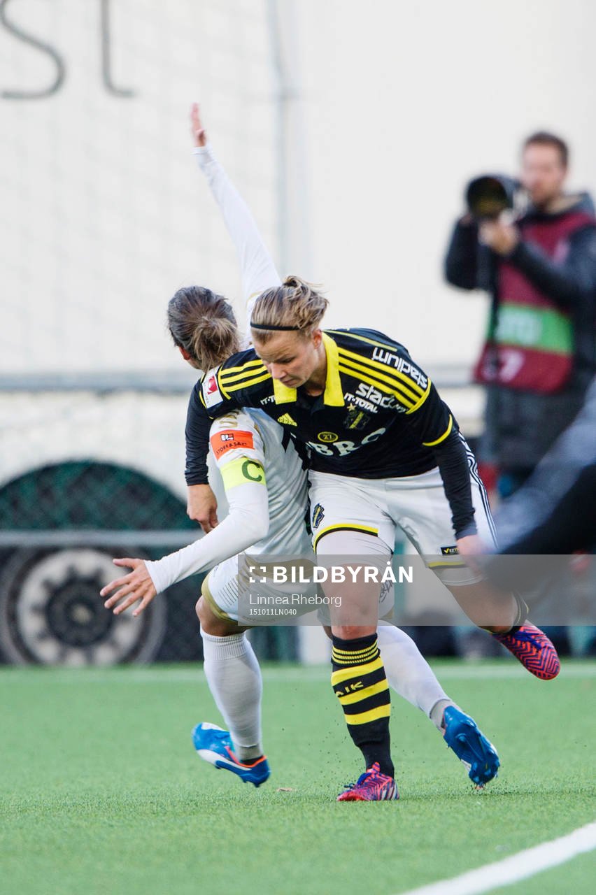 AIKs Maija Saari och Rosengårds Lina Nilsson