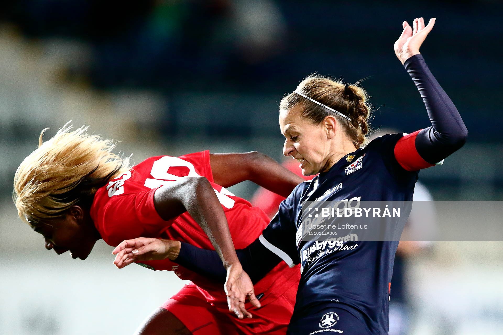 Eskilstunas Gaelle Enganamouit och Linköpings Charlotte