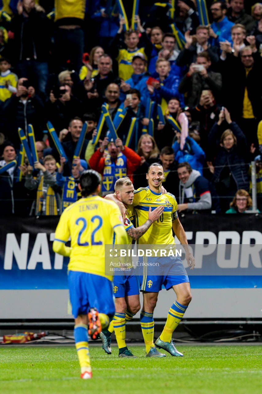 Sveriges Zlatan Ibrahimovic jublar
