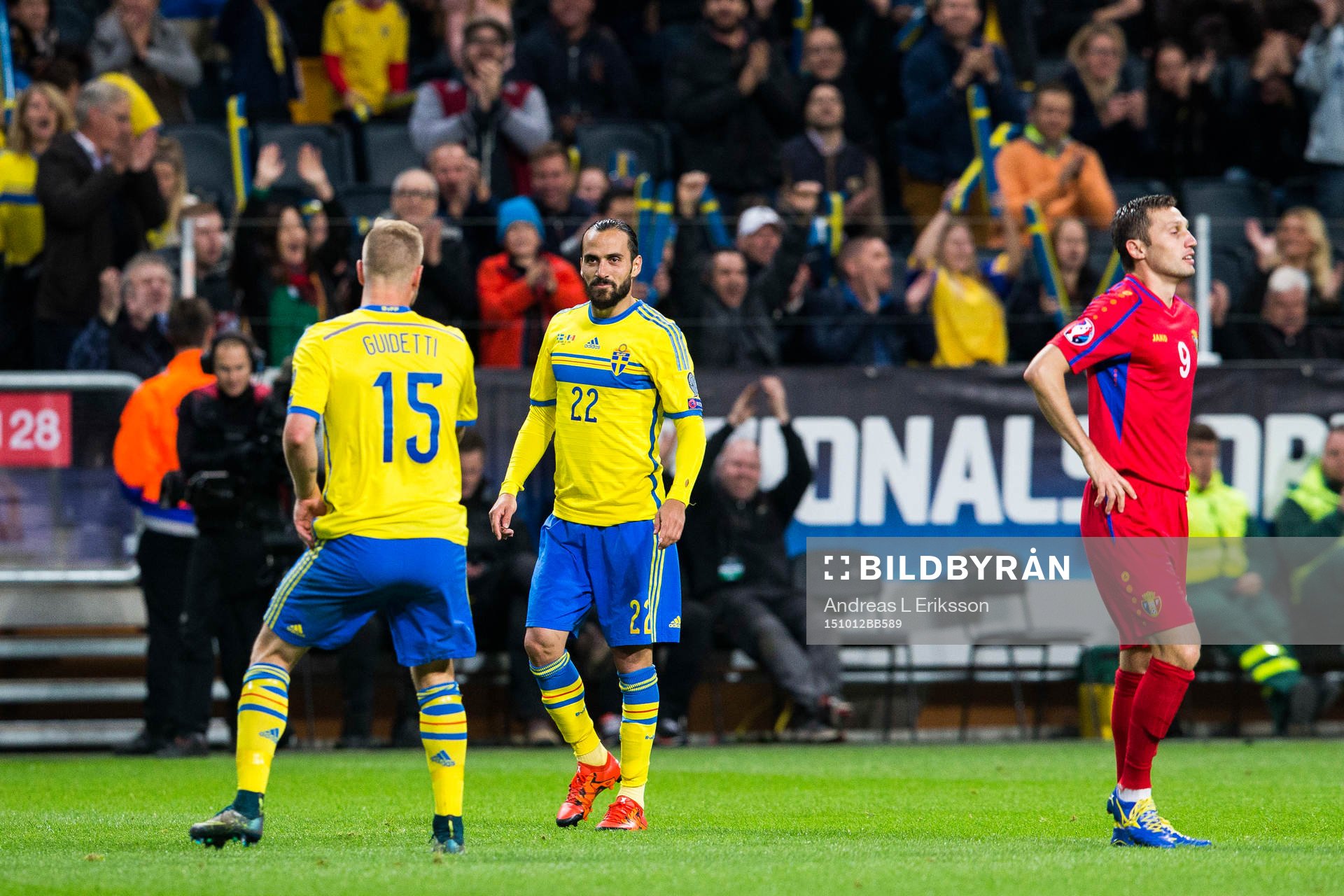 Sveriges Erkan Zengin jublar och Moldaviens Vitalie Bordian