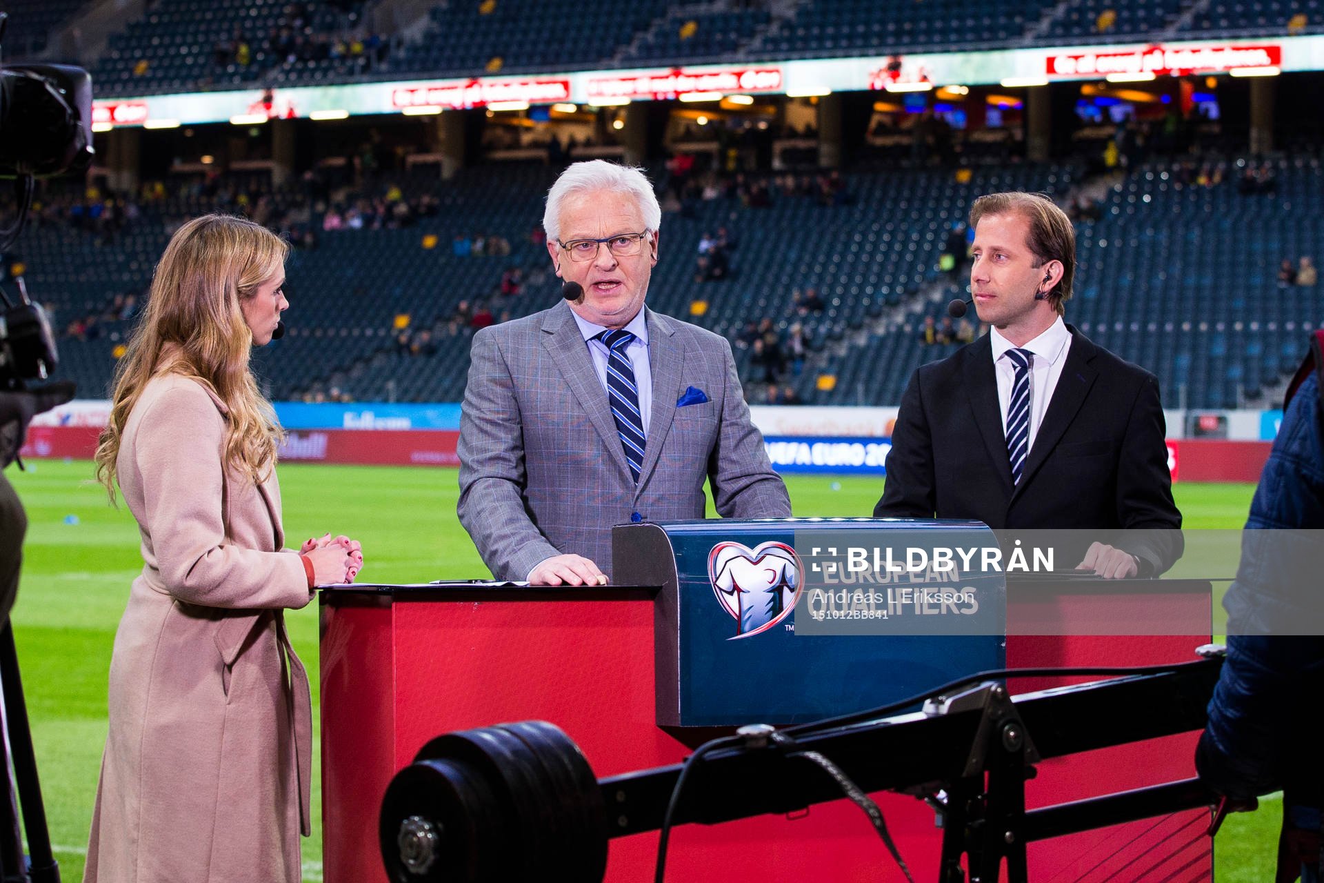 s Karin Frick, Hans Backe och Simon Bank innan