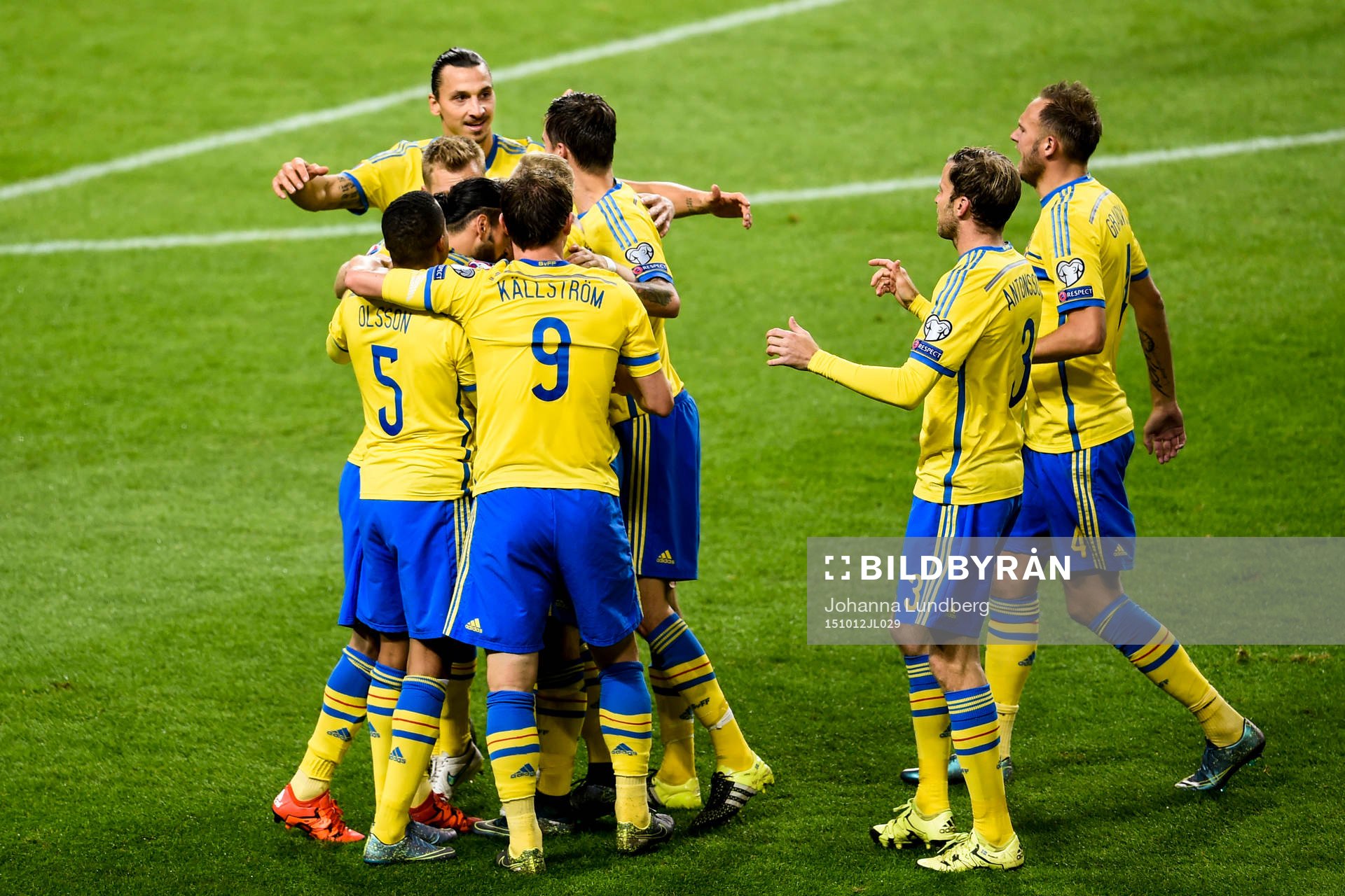 Sveriges spelare jublar
