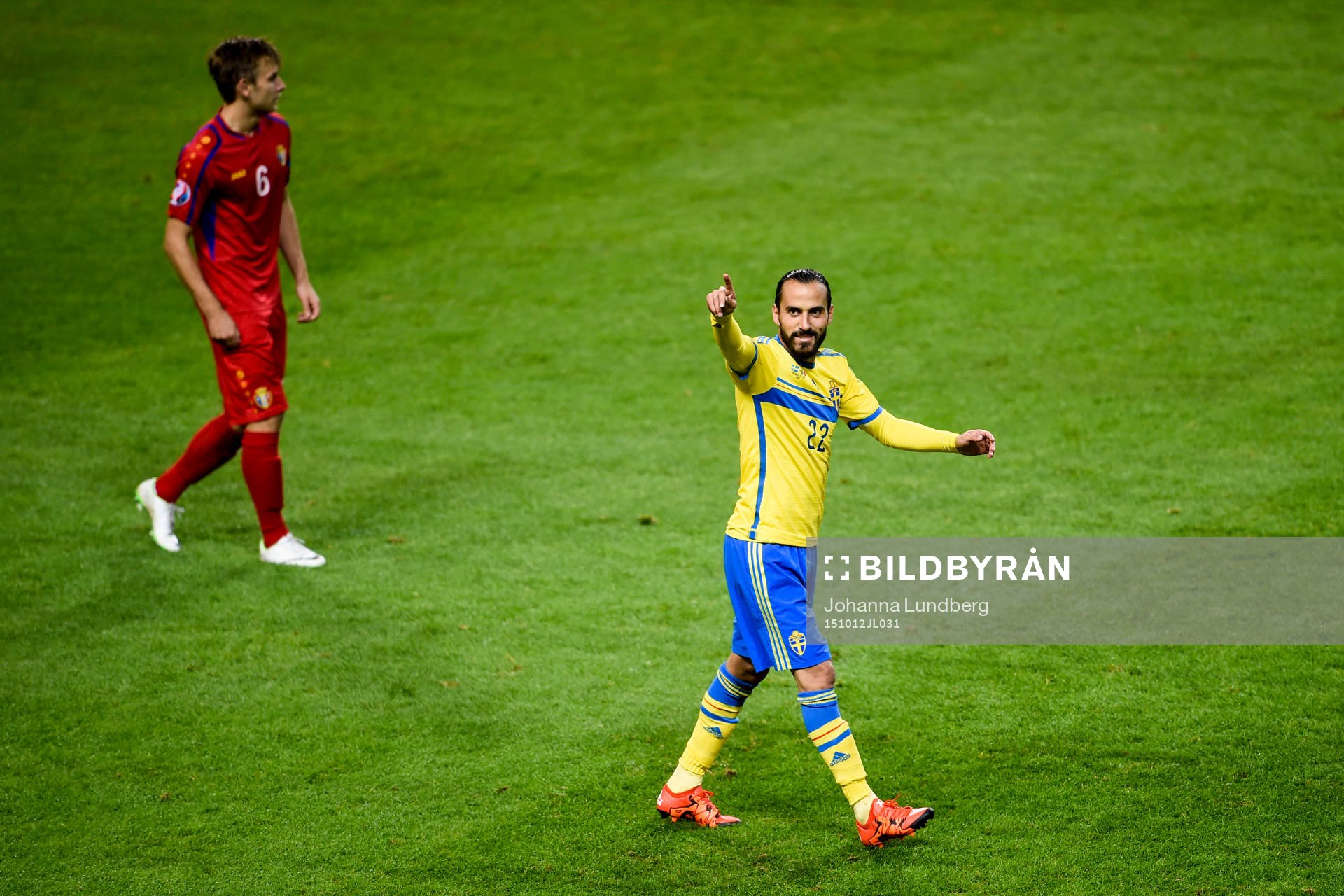 Sveriges Erkan Zengin jublar