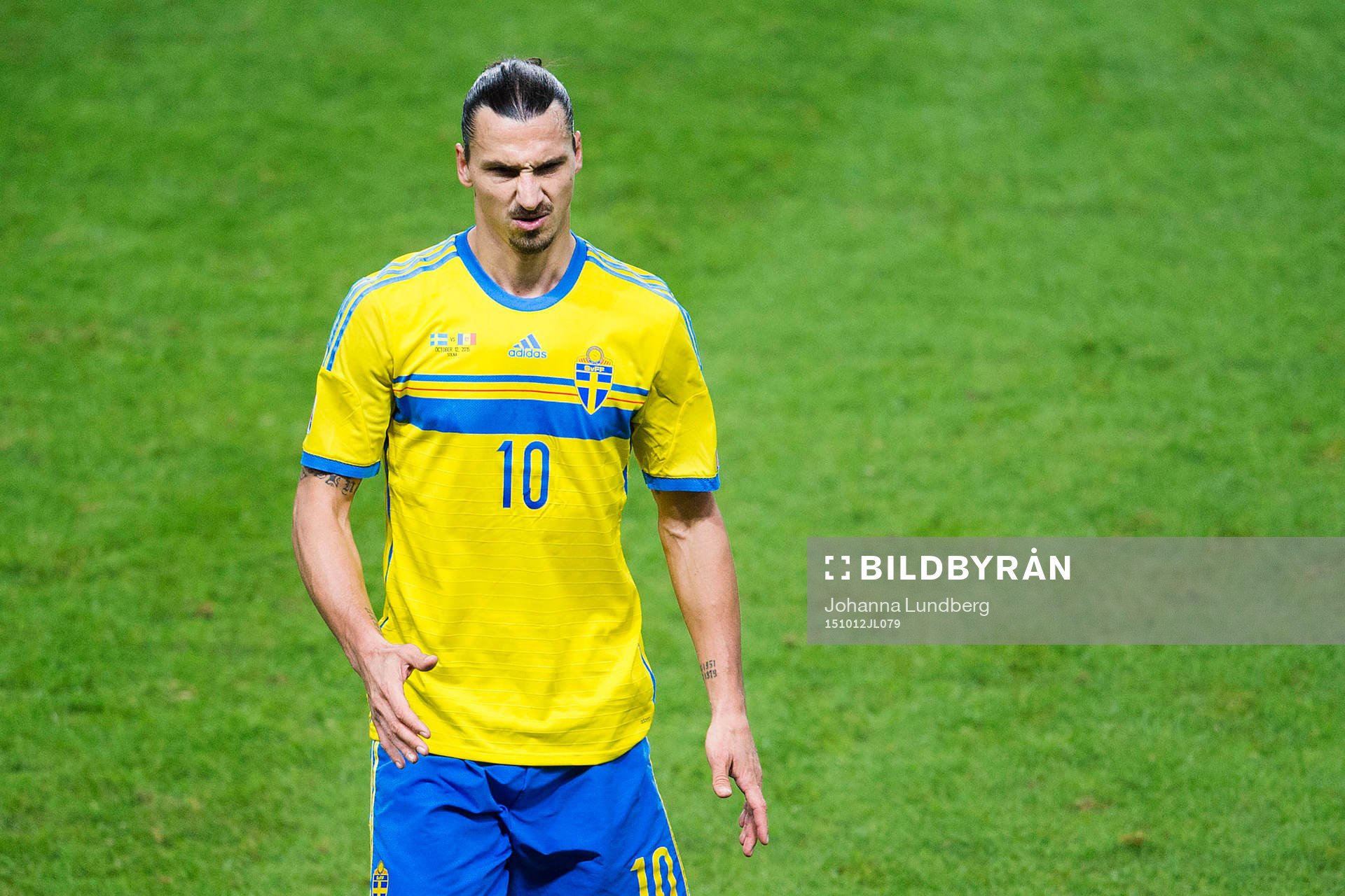 Sveriges Zlatan Ibrahimovic grimaserar