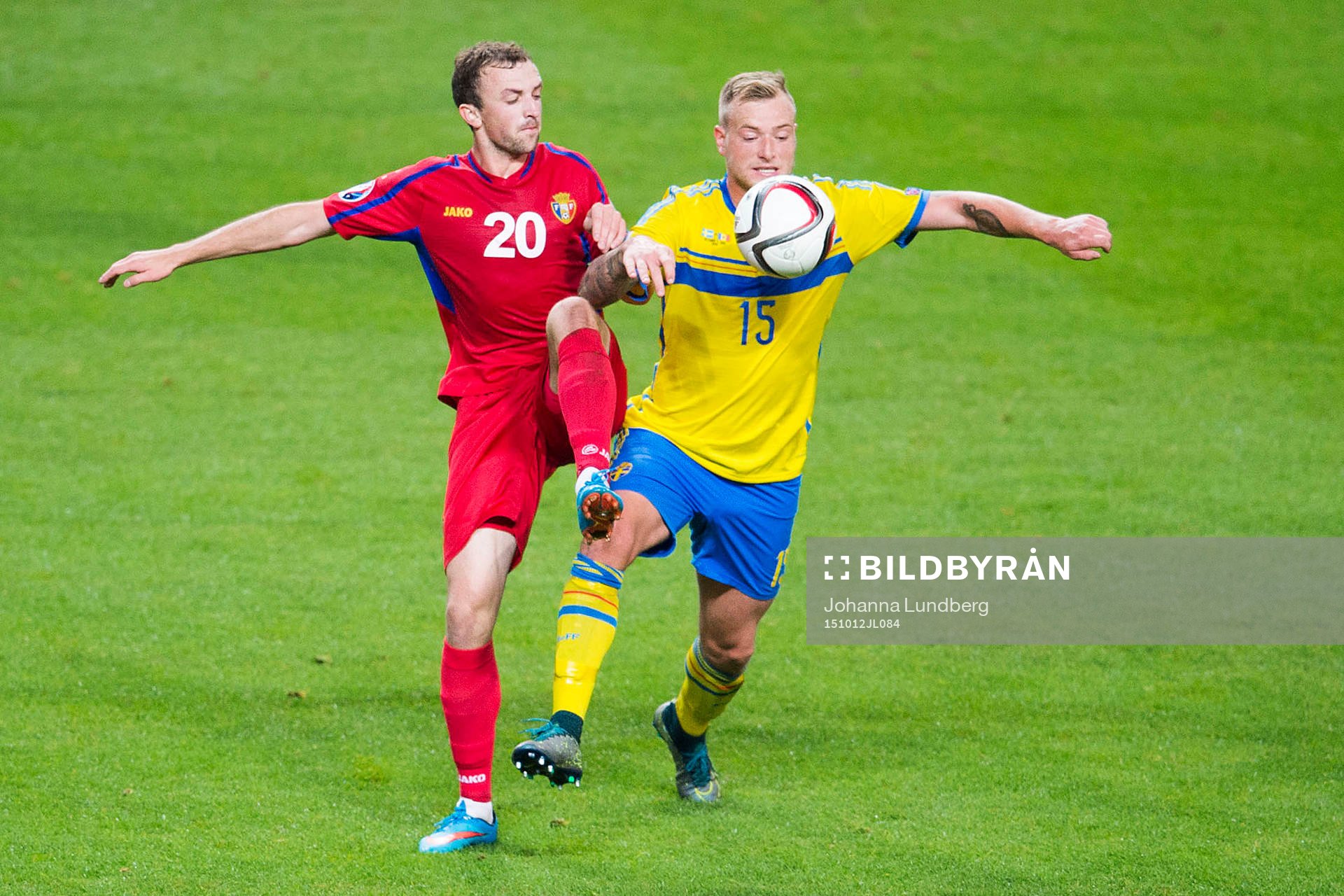 Moldaviens Alexandru Vremea och Sveriges John Guidetti