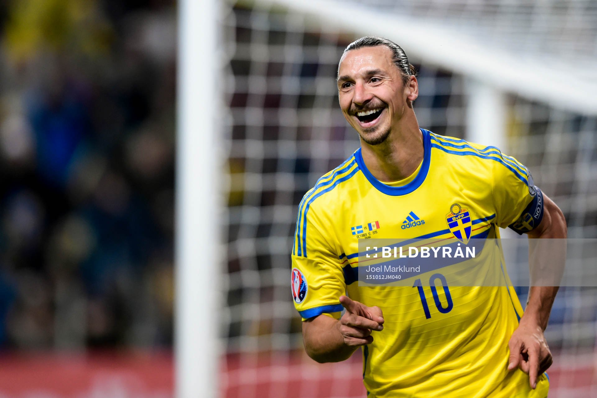 Sveriges Zlatan Ibrahimovic jublar