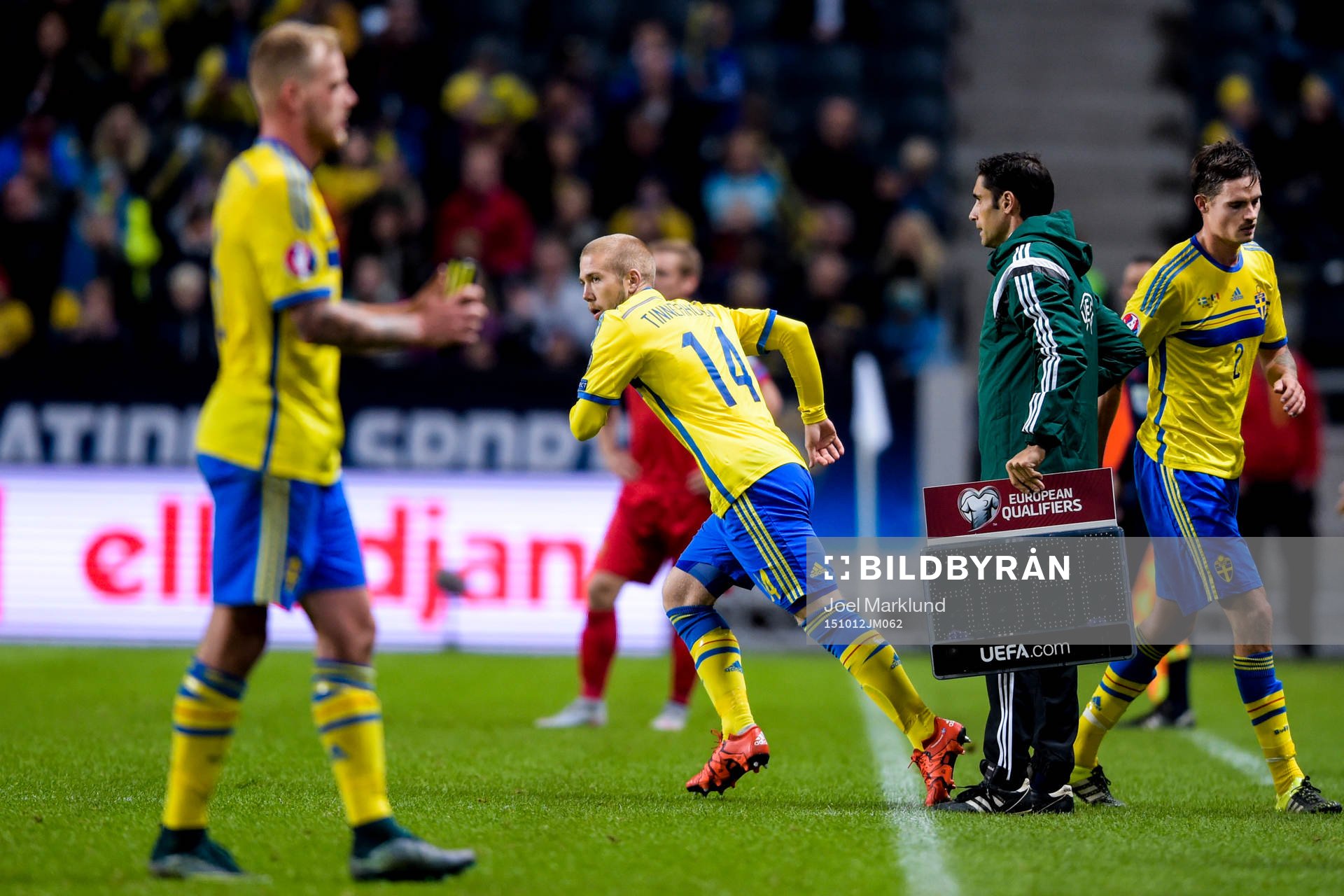 Sveriges Mikael Lustig byts ut och in kommer Anton