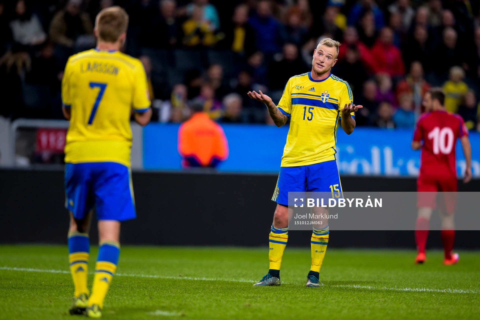 Sveriges Sebastian Larsson och John Guidetti