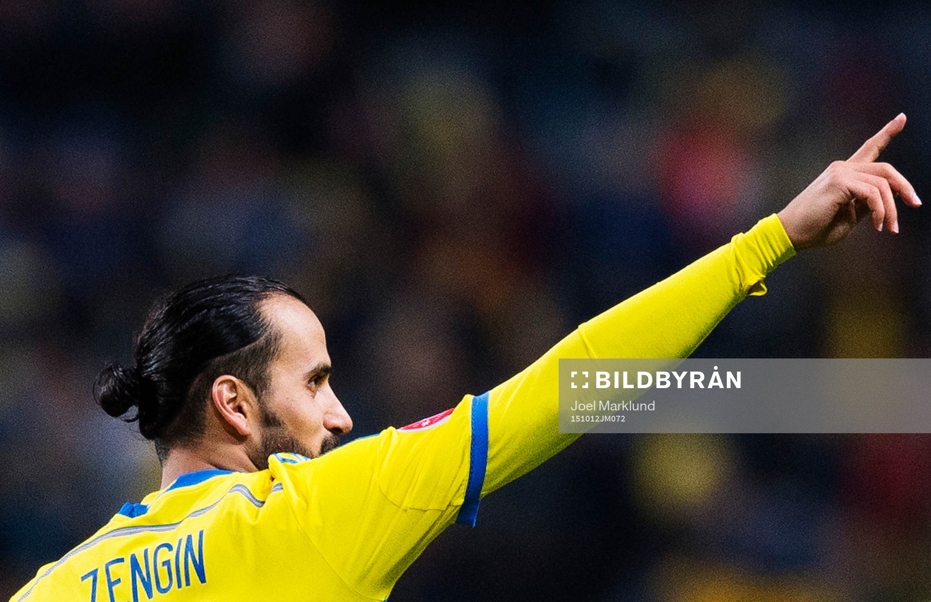 Sveriges Erkan Zengin jublar