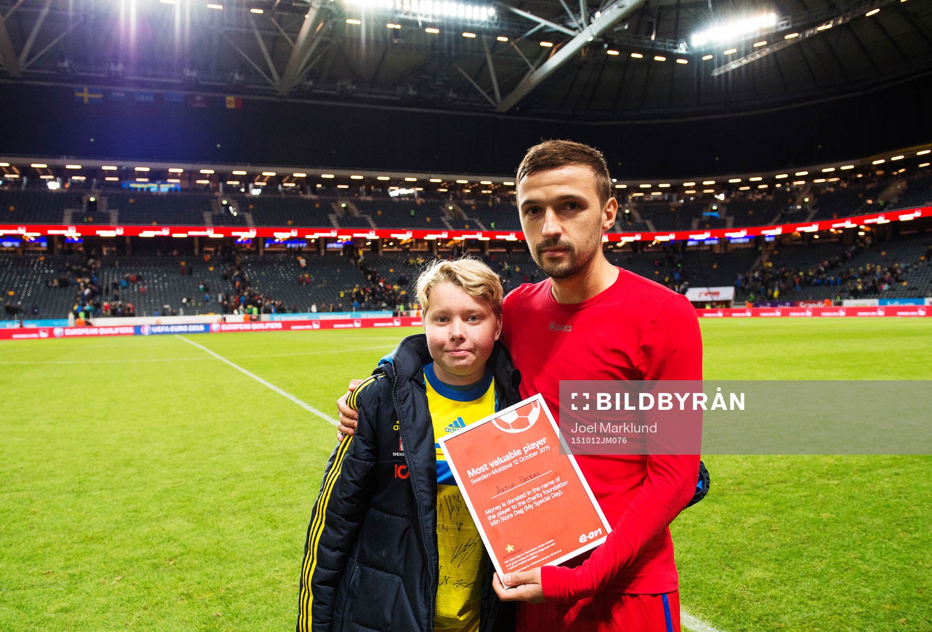 Moldaviens Artur Patras (t h) med Noah Holmström (t v)