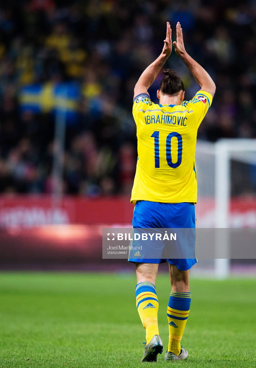 Sveriges Zlatan Ibrahimovic jublar