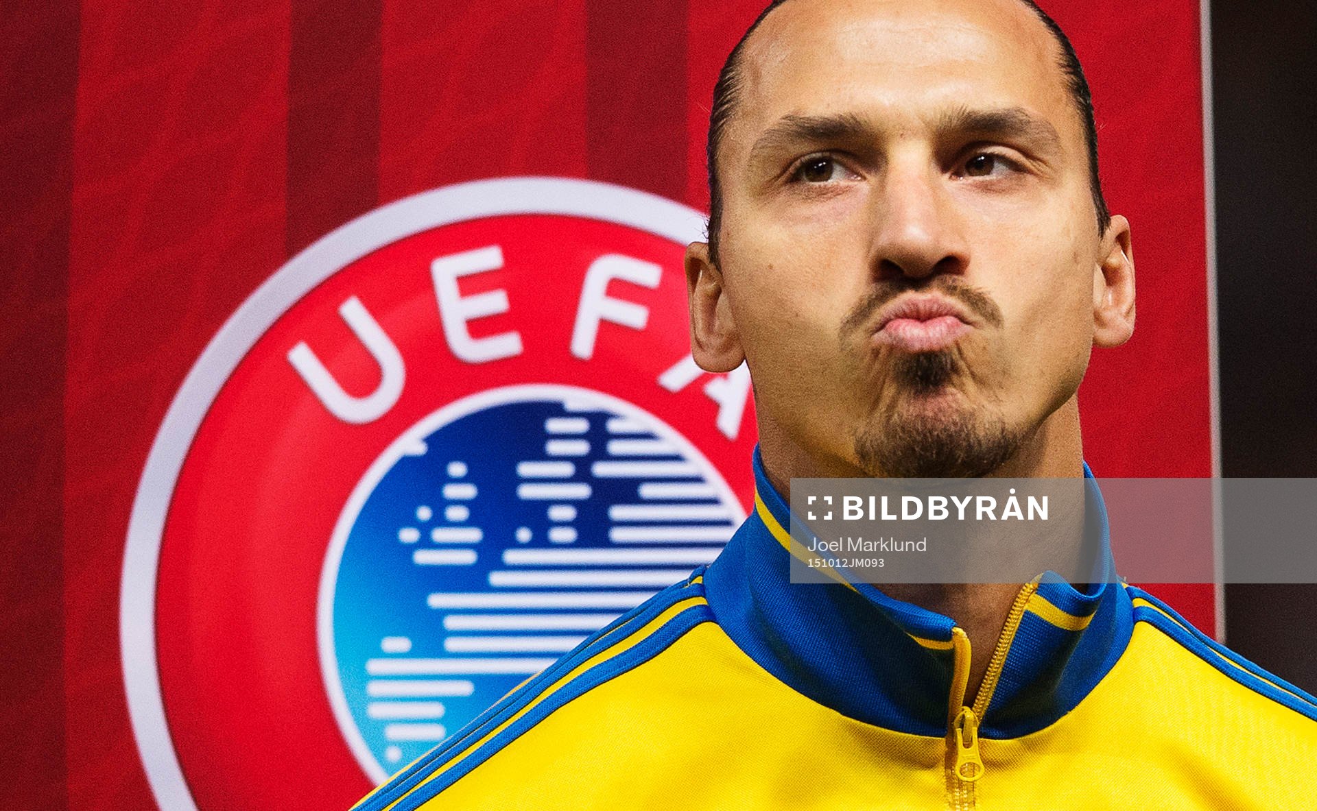 Sveriges Zlatan Ibrahimovic grimaserar inför fotbollsmatchen i EM-kvalet mellan Sverige och Moldavien den 12 oktober 2015 i Stockholm.