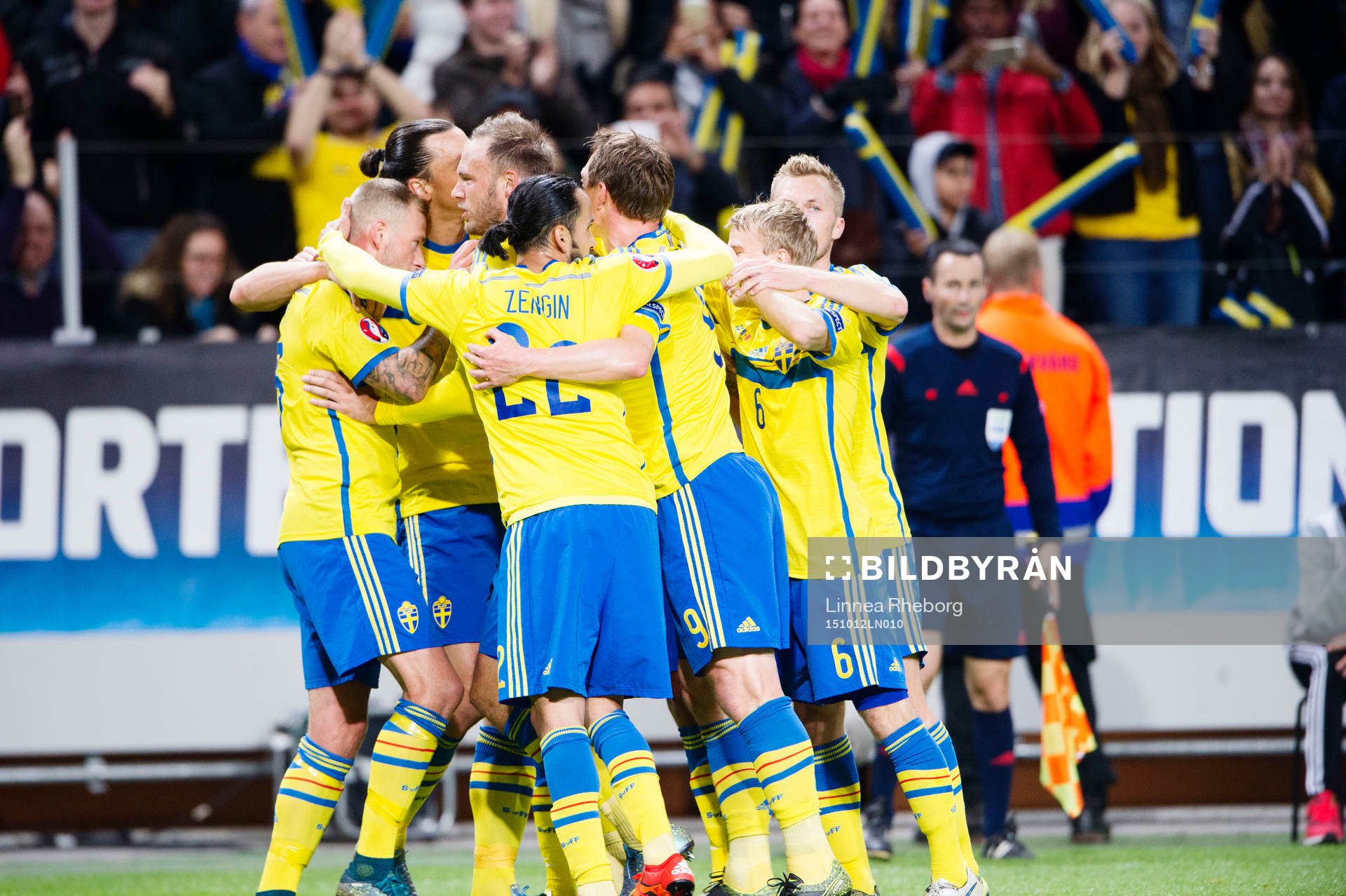 Sveriges spelare jublar