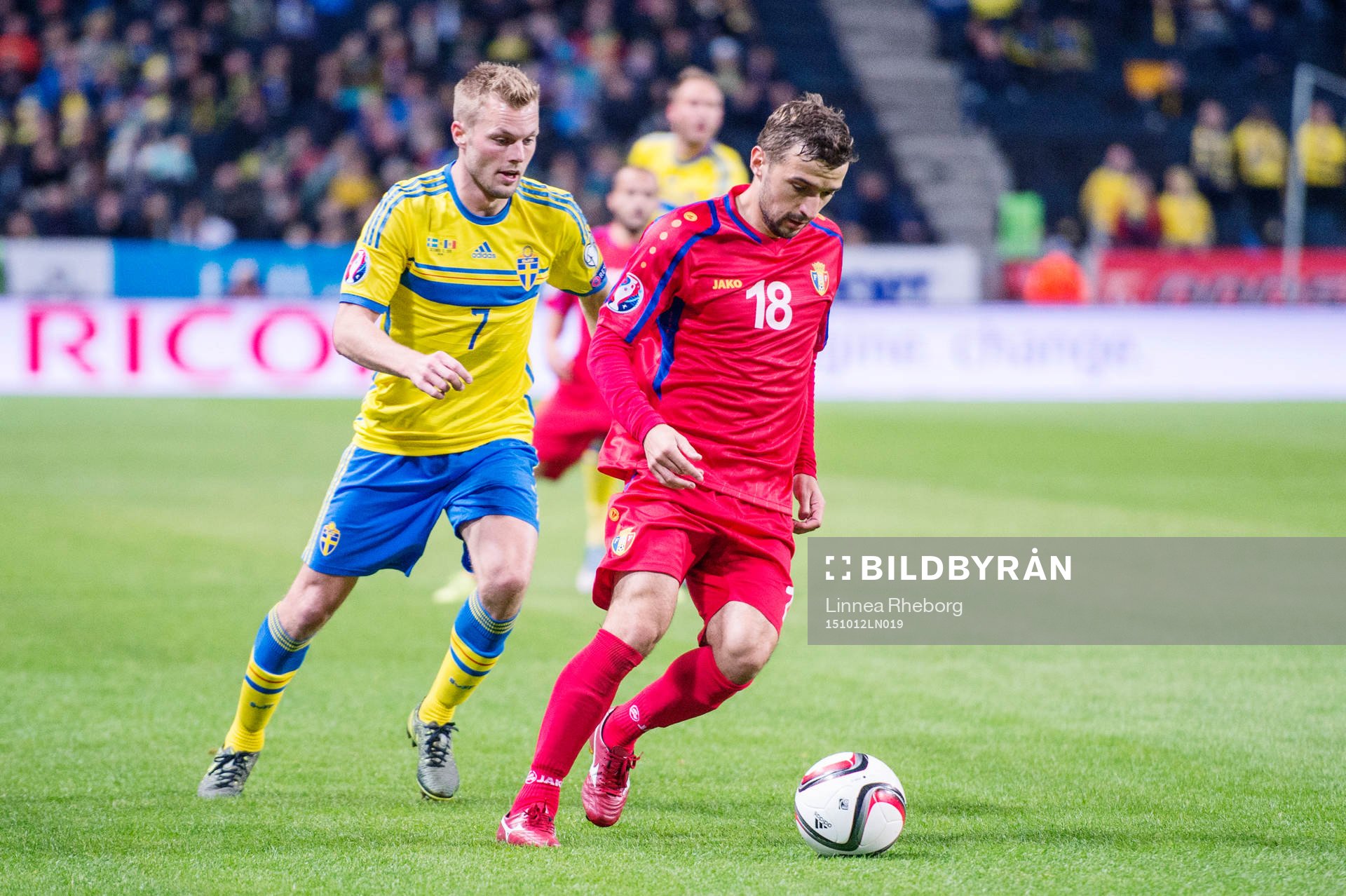 Sveriges Sebastian Larsson och Moldaviens Artur Patraş