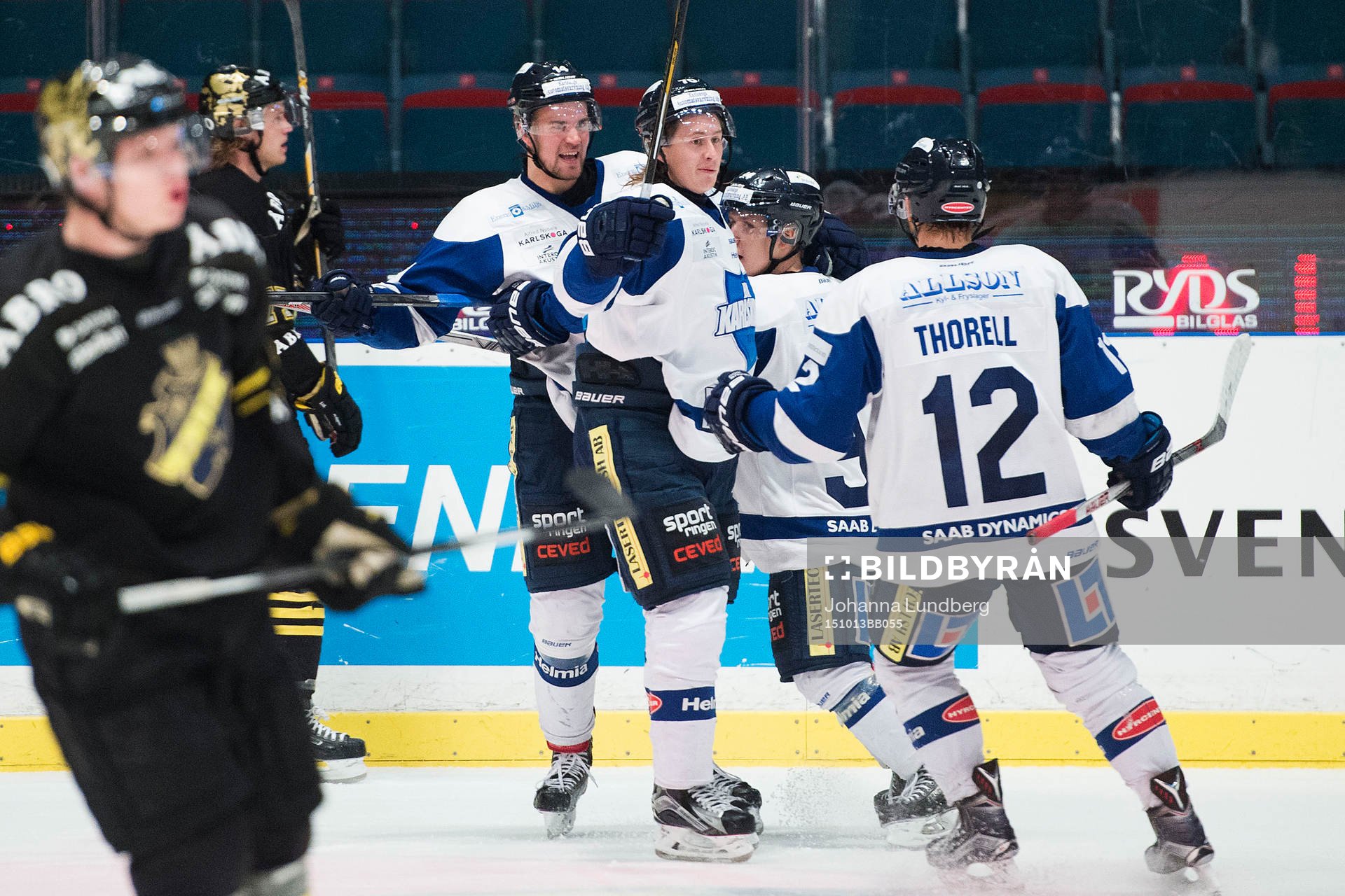 Karlskogas spelare jublar